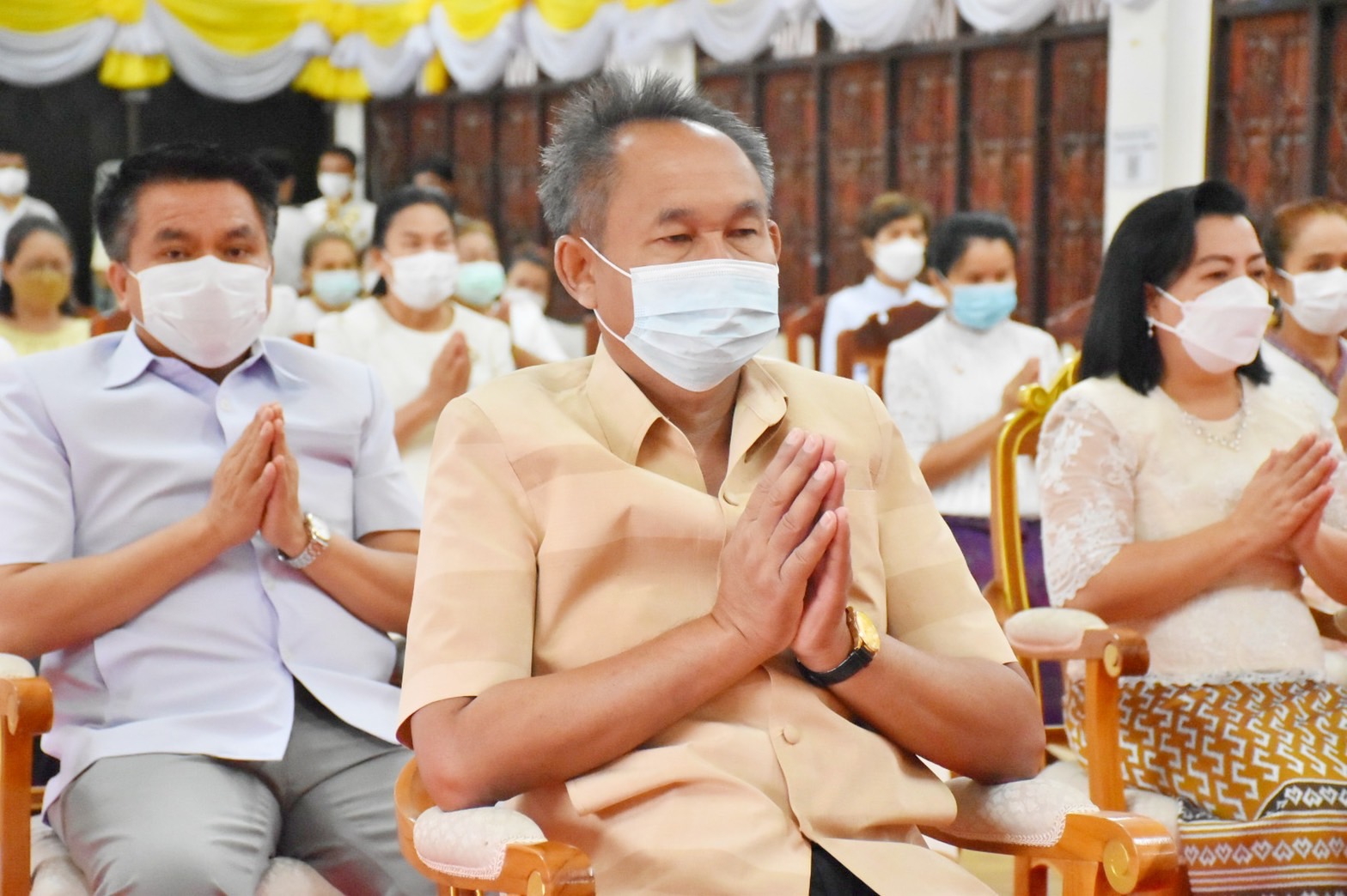 พช.มหาสารคาม ร่วมพิธีทำบุญตักบาตร เนื่องในวันมาฆบูชา พุทธศักราช 2565 จังหวัดมหาสารคาม