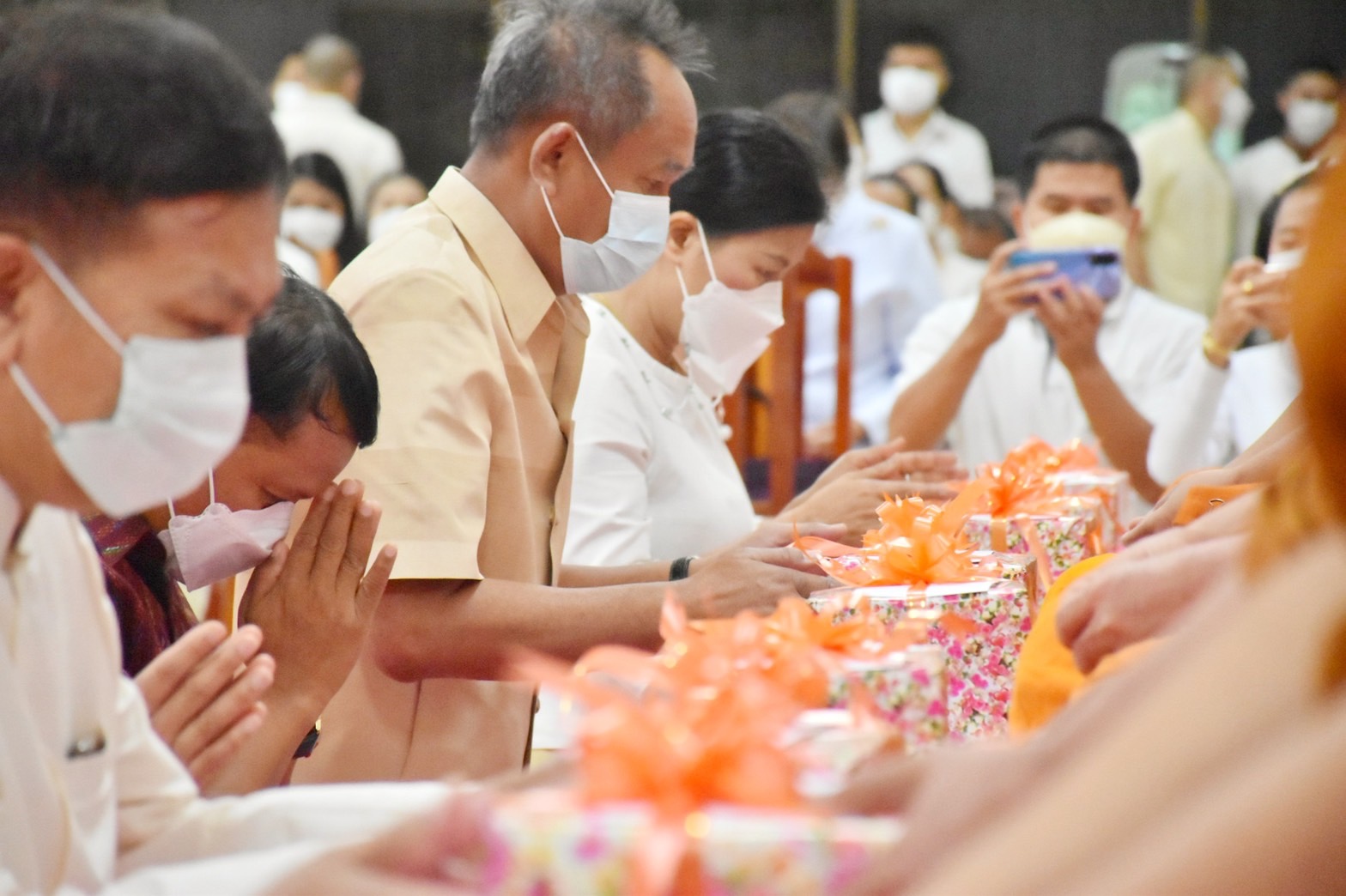 พช.มหาสารคาม ร่วมพิธีทำบุญตักบาตร เนื่องในวันมาฆบูชา พุทธศักราช 2565 จังหวัดมหาสารคาม