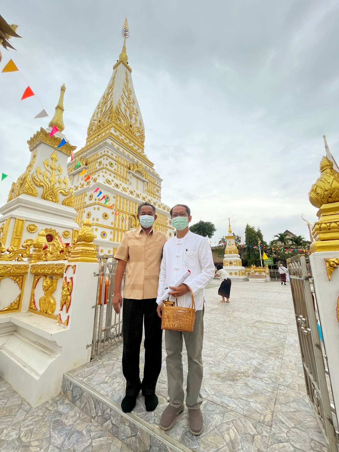 พช.มหาสารคาม ร่วมพิธีทำบุญตักบาตร เนื่องในวันมาฆบูชา พุทธศักราช 2565 จังหวัดมหาสารคาม