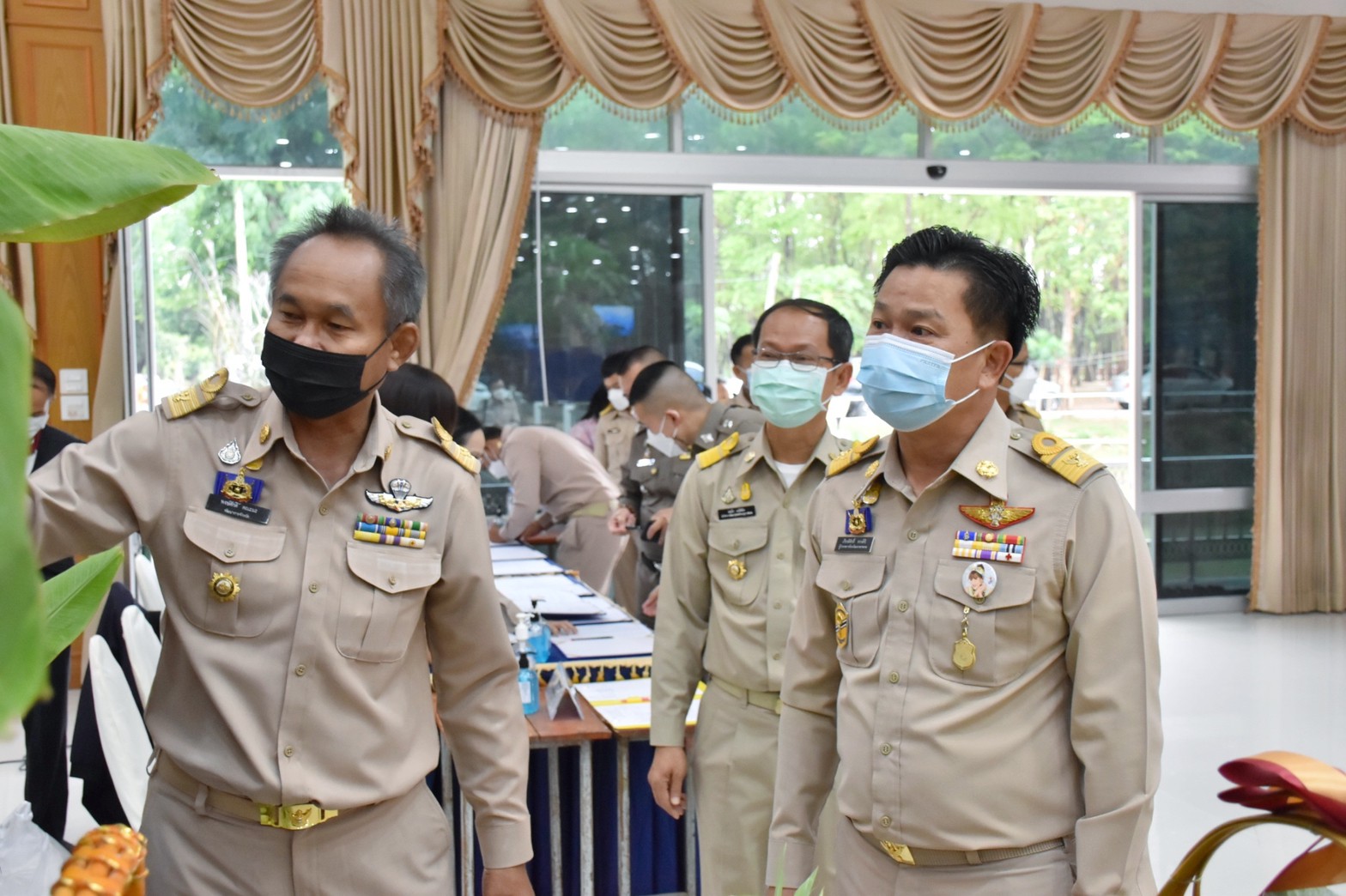ผู้ว่าราชการจังหวัดมหาสารคาม “มอบใบประกาศเกียรติบัตรแก่ครัวเรือนต้นแบบ โคก หนอง นา พัฒนาชุมชน จังหวัดมหาสารคาม ประจำปี 2565”
