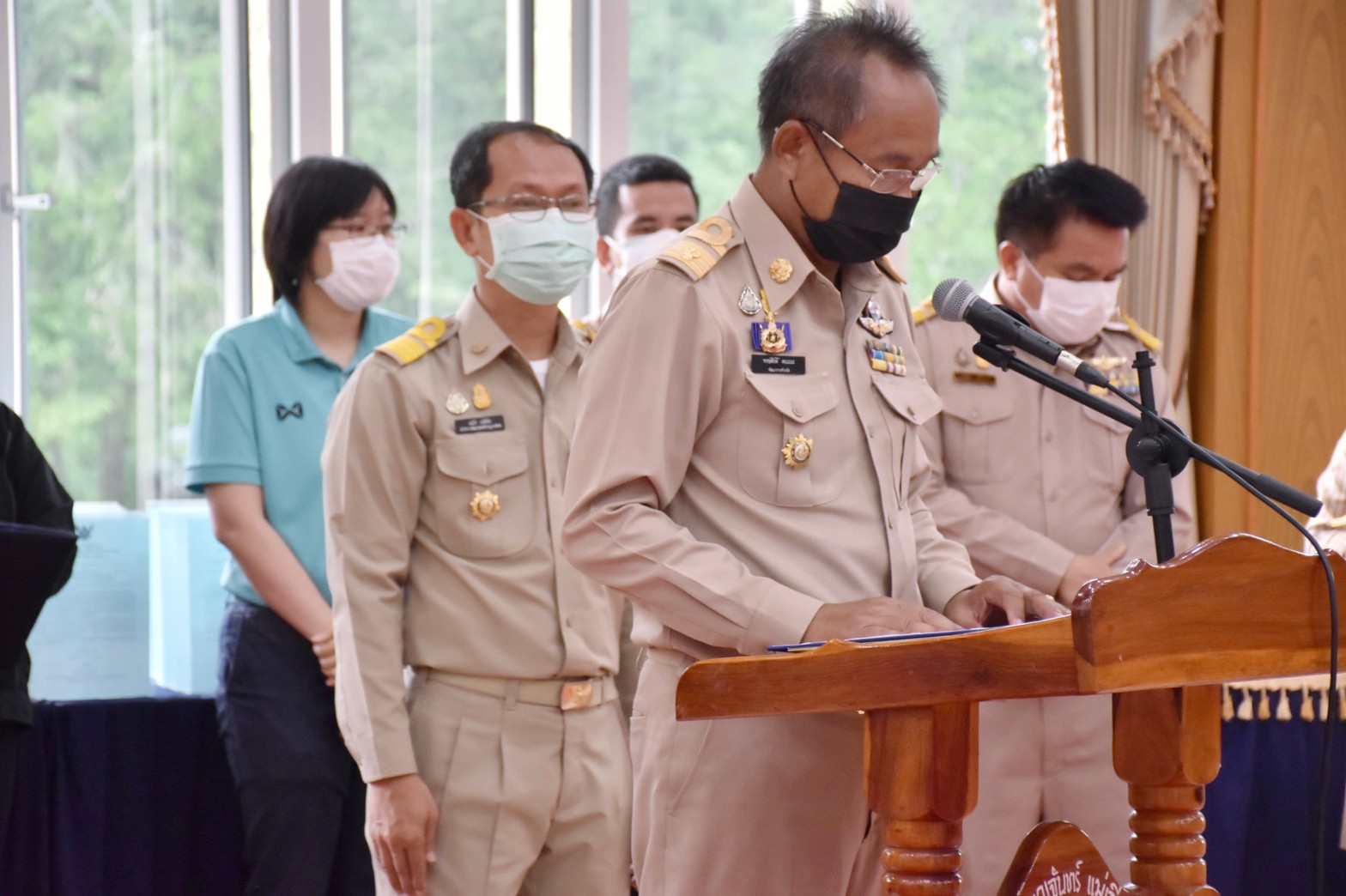 ผู้ว่าราชการจังหวัดมหาสารคาม “มอบใบประกาศเกียรติบัตรแก่ครัวเรือนต้นแบบ โคก หนอง นา พัฒนาชุมชน จังหวัดมหาสารคาม ประจำปี 2565”