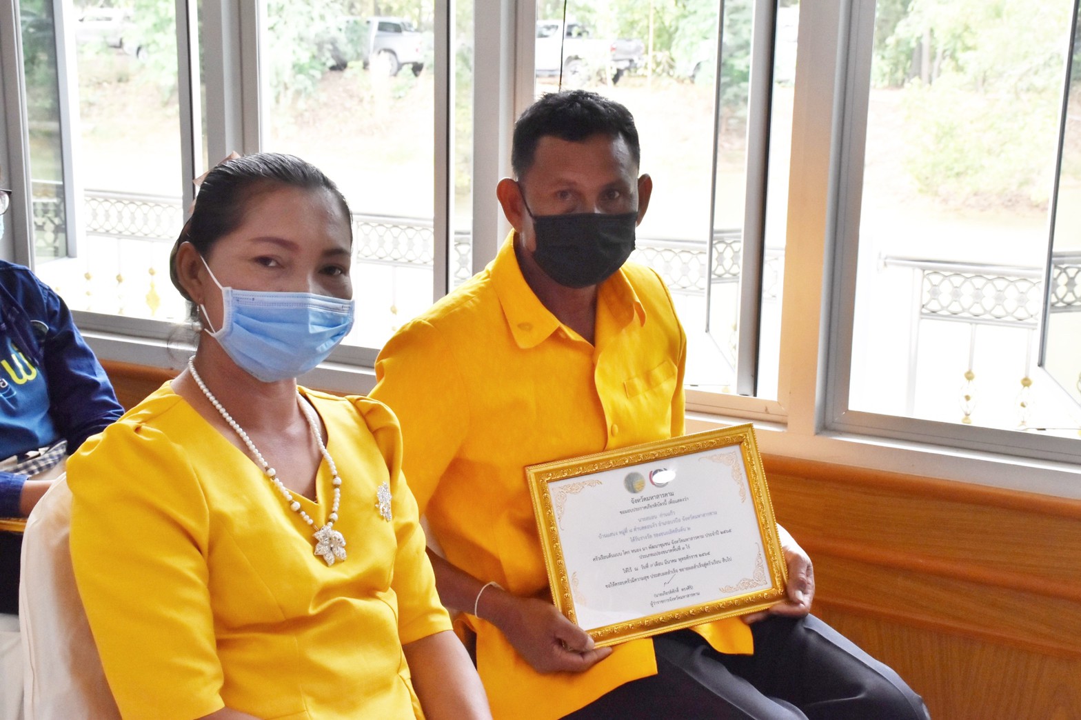 ผู้ว่าราชการจังหวัดมหาสารคาม “มอบใบประกาศเกียรติบัตรแก่ครัวเรือนต้นแบบ โคก หนอง นา พัฒนาชุมชน จังหวัดมหาสารคาม ประจำปี 2565”