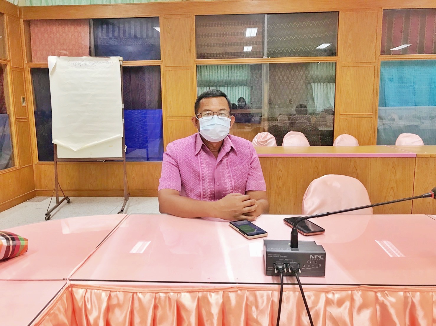 นายวสันต์ ชิงชนะ ผู้ตรวจราชการกรมการพัฒนาชุมชน ประชุมติดตามความก้าวหน้าการดำเนินงานขับเคลื่อนการขจัดความยากจนและพัฒนาคนทุกช่วงวัยอย่างยั่งยืน ตามหลักปรัชญาของเศรษฐกิจพอเพียง ในระดับพื้นที่ ผ่านระบบห้องประชุมออนไลน์ (Zoom Cloud Meeting)