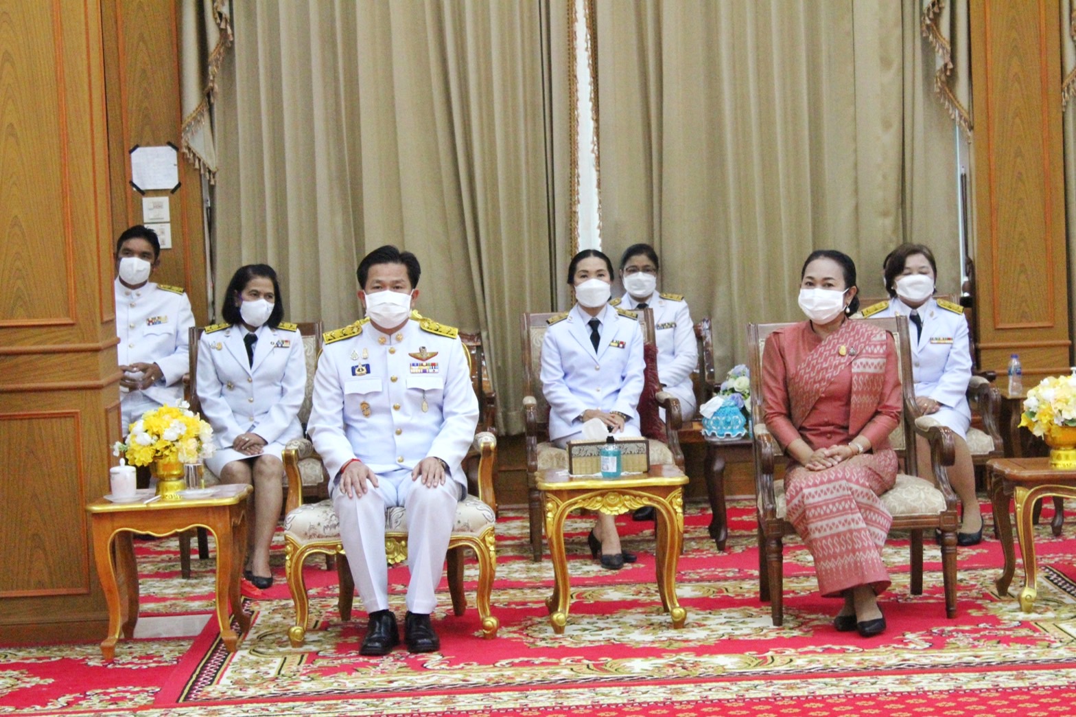 จังหวัดมหาสารคาม จัดพิธีมอบแบบลายผ้าพระราชทาน “ผ้าขิดลายนารีรัตนราชกัญญา”