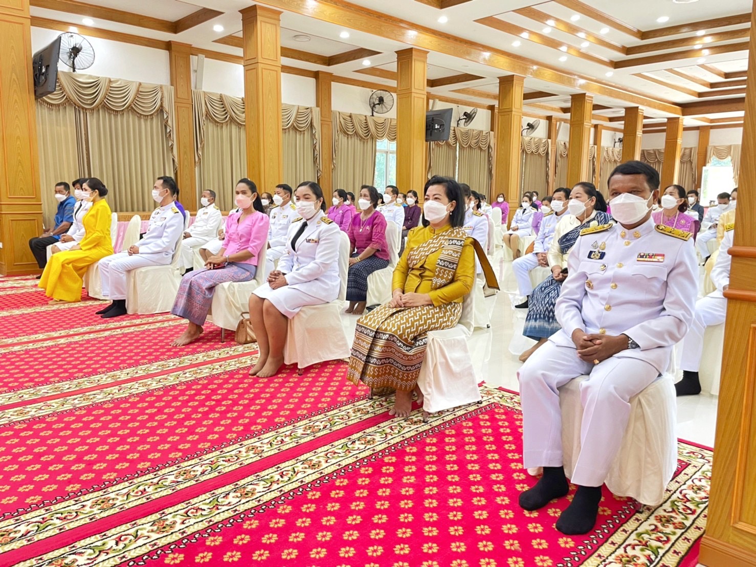 จังหวัดมหาสารคาม จัดพิธีมอบแบบลายผ้าพระราชทาน “ผ้าขิดลายนารีรัตนราชกัญญา”