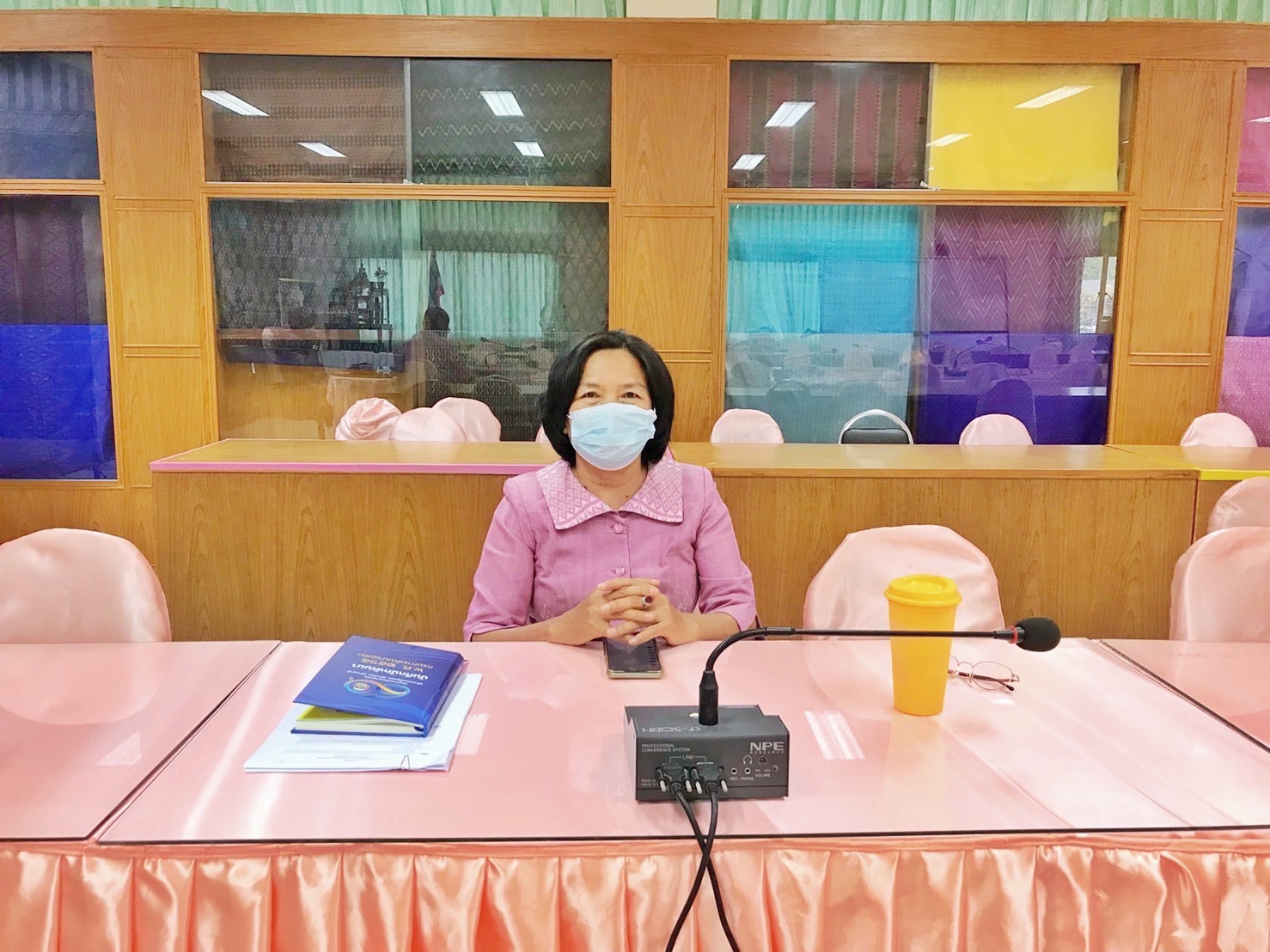 นายวสันต์ ชิงชนะ ผู้ตรวจราชการกรมการพัฒนาชุมชน ประชุมติดตามความก้าวหน้าการดำเนินงานขับเคลื่อนการขจัดความยากจนและพัฒนาคนทุกช่วงวัยอย่างยั่งยืน ตามหลักปรัชญาของเศรษฐกิจพอเพียง ในระดับพื้นที่ ผ่านระบบห้องประชุมออนไลน์ (Zoom Cloud Meeting)