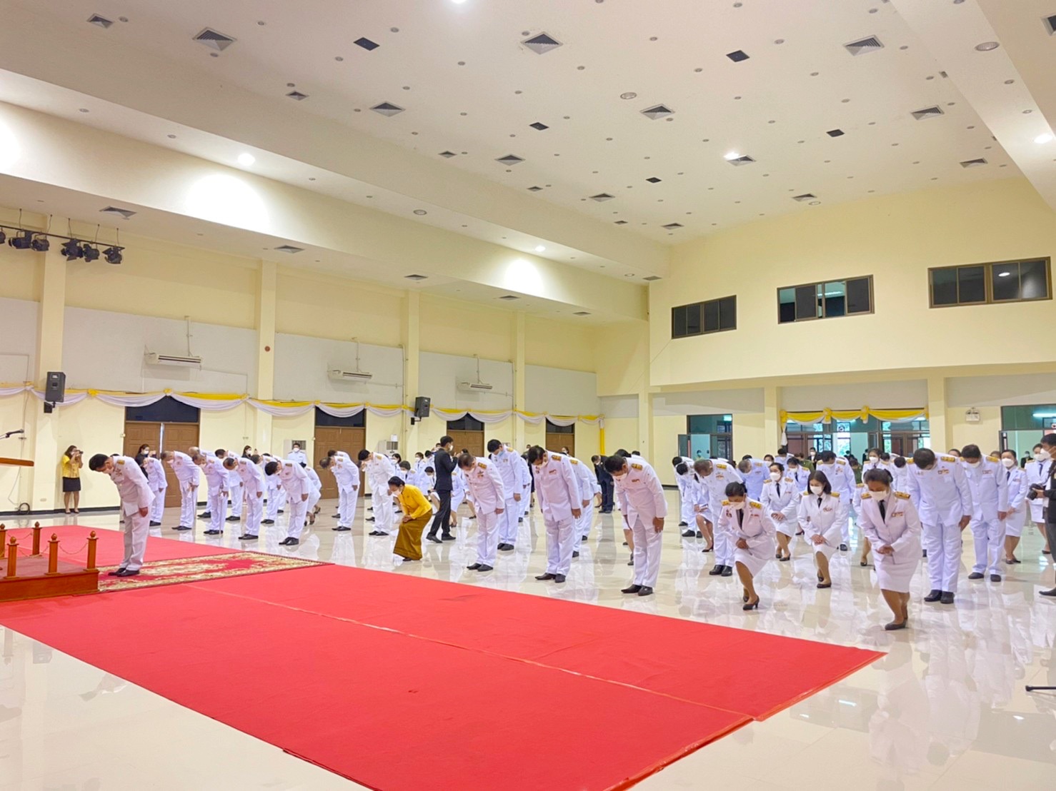 พช.มหาสารคามร่วมถวายราชสักการะแด่พระบาทสมเด็จพระบรมชนกาธิเบศร มหาภูมิพลอดุลเดชมหาราช บรมนาถบพิตร “พระบิดาแห่งมาตรฐานการช่างไทย”
