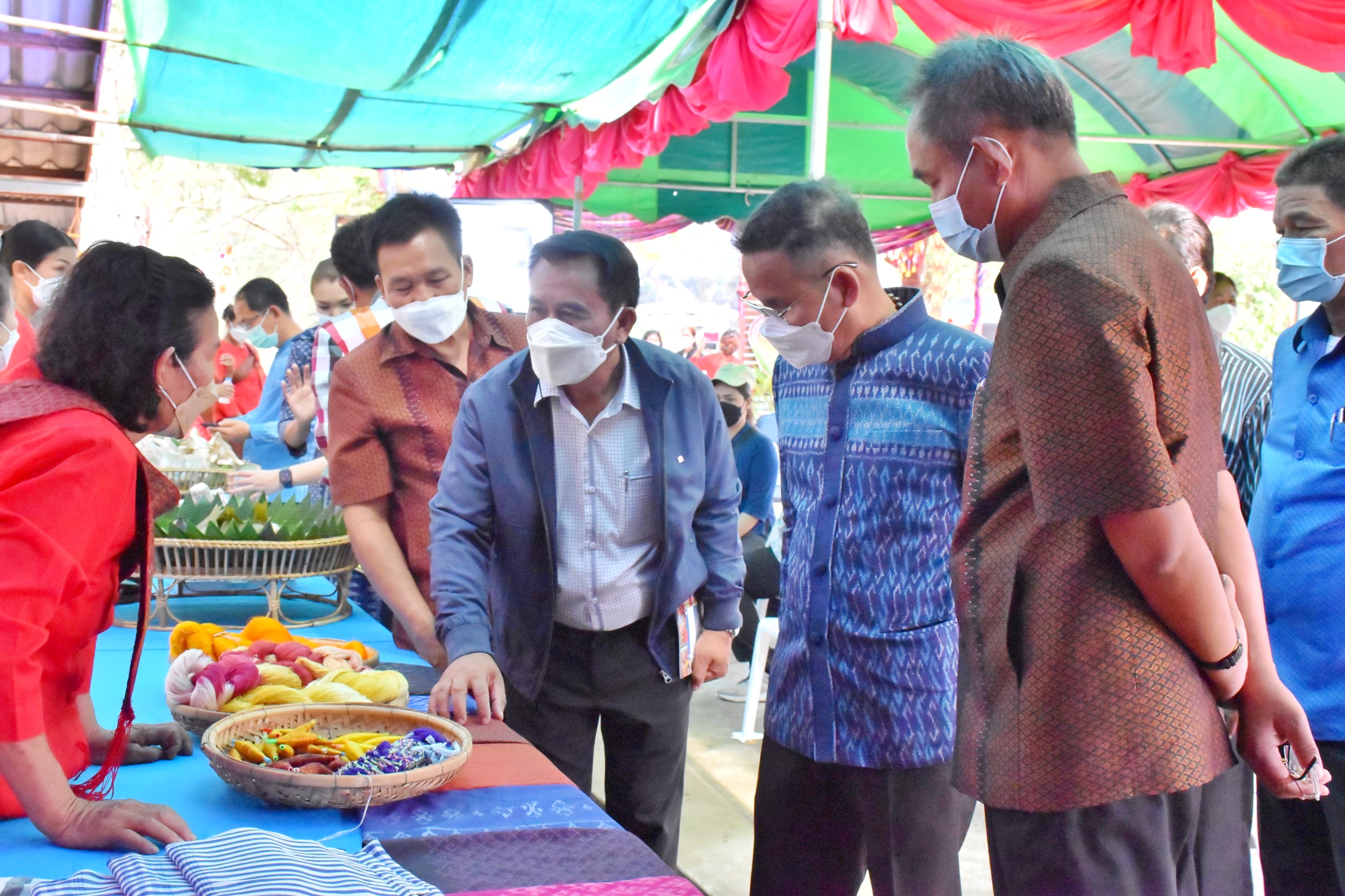 นายวสันต์ ชิงชนะ ผู้ตรวจราชการกรมการพัฒนาชุมชน เปิดงานโครงการส่งเสริมการท่องเที่ยวเชิงสร้างสรรค์และวัฒนธรรม