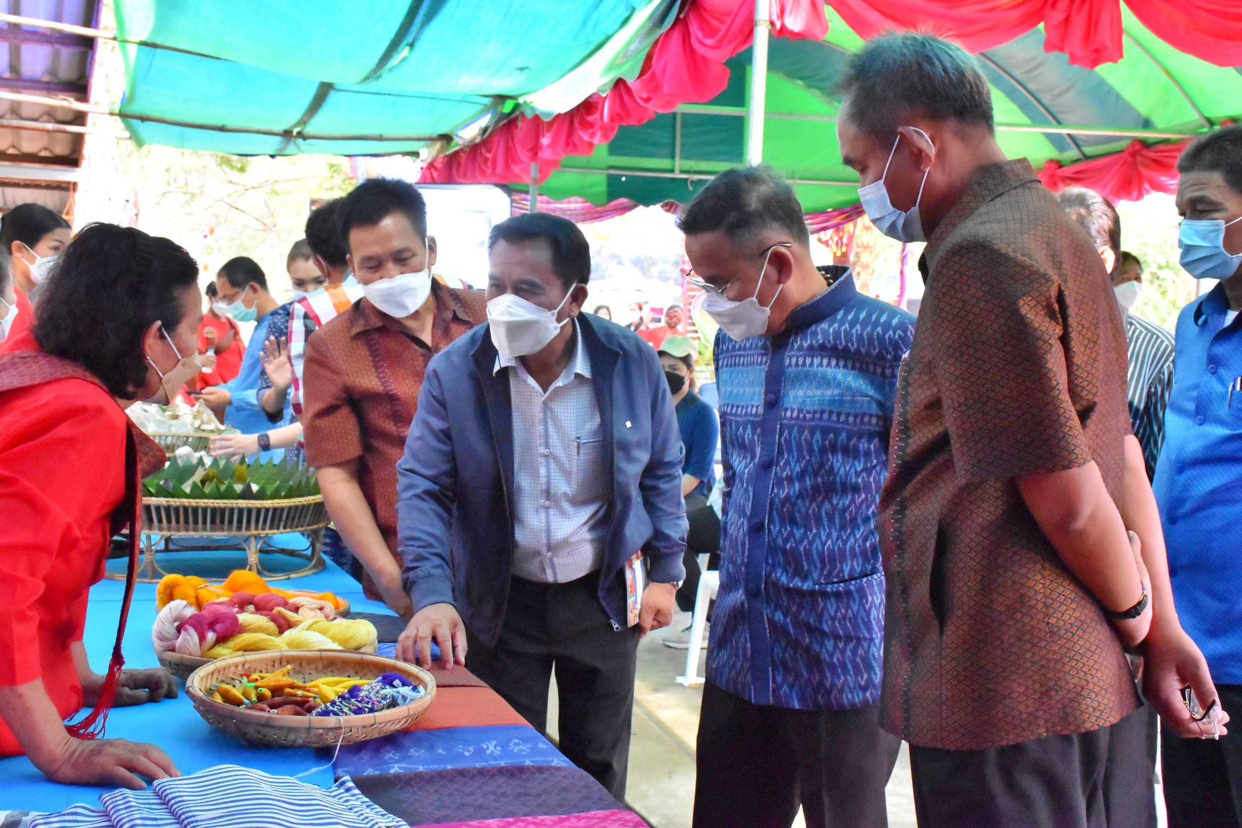 นายวสันต์ ชิงชนะ ผู้ตรวจราชการกรมการพัฒนาชุมชน เปิดงานโครงการส่งเสริมการท่องเที่ยวเชิงสร้างสรรค์และวัฒนธรรม