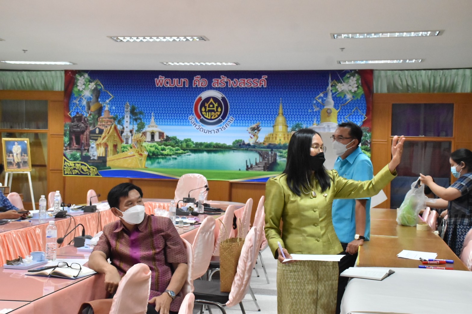 พช.มหาสารคาม ร่วมประชุมการฝึกอบรมโครงการสร้างองค์กรแห่งการเรียนรู้ สู่พัฒนาชุมชนแห่งการเรียนรู้ผ่านสื่ออิเล็กทรอนิกส์ (ระบบ Zoom Cloud Meeting)?