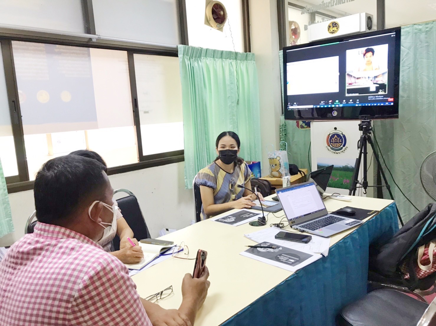 พช.มหาสารคาม เข้าร่วมอบรมโครงการสร้างองค์กรแห่งการเรียนรู้ สู่พัฒนาชุมชนแห่งการเรียนรู้ ผ่านระบบออนไลน์( Zoom Cloud Meeting )
