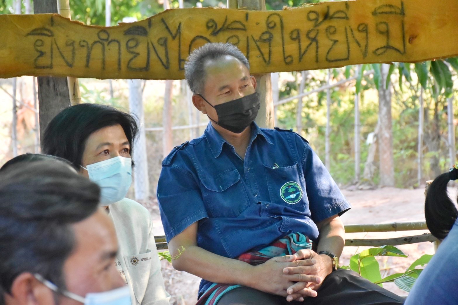 รองอธิบดี พช.(นายสุรศักดิ์ อักษรกุล) พร้อมคณะ ลงพื้นที่ติดตามผลการดำเนินโครงการ “โคก หนอง นา พช.” จ.มหาสารคาม พร้อมเยี่ยมชมตลาดถนนคนเดินออนซอนกันทรวิชัย ที่จัดขึ้นตามนโยบายการส่งเสริมและกระตุ้นเศรษฐกิจฐานรากของรัฐบาล