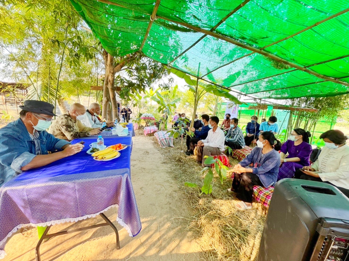รองอธิบดี พช.(นายสุรศักดิ์ อักษรกุล) พร้อมคณะ ลงพื้นที่ติดตามผลการดำเนินโครงการ “โคก หนอง นา พช.” จ.มหาสารคาม พร้อมเยี่ยมชมตลาดถนนคนเดินออนซอนกันทรวิชัย ที่จัดขึ้นตามนโยบายการส่งเสริมและกระตุ้นเศรษฐกิจฐานรากของรัฐบาล