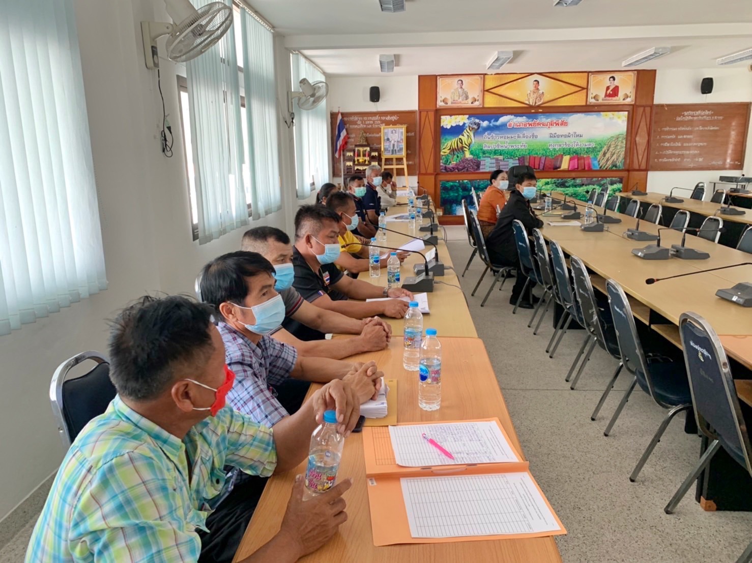จังหวัดมหาสารคาม ร่วมประชุมเชิงปฏิบัติการเพื่อซักซ้อมแนวทางการขับเคลื่อน ศูนย์อำนวยการขจัดความยากจนและพัฒนาคนทุกช่วงวัยอย่างยั่งยืน ตามหลักปรัชญาของเศรษฐกิจพอเพียง (ศจพ.) ในระดับพื้นที่ ปีงบประมาณ พ.ศ. 2565 (ภาคตะวันออกเฉียงเหนือ)