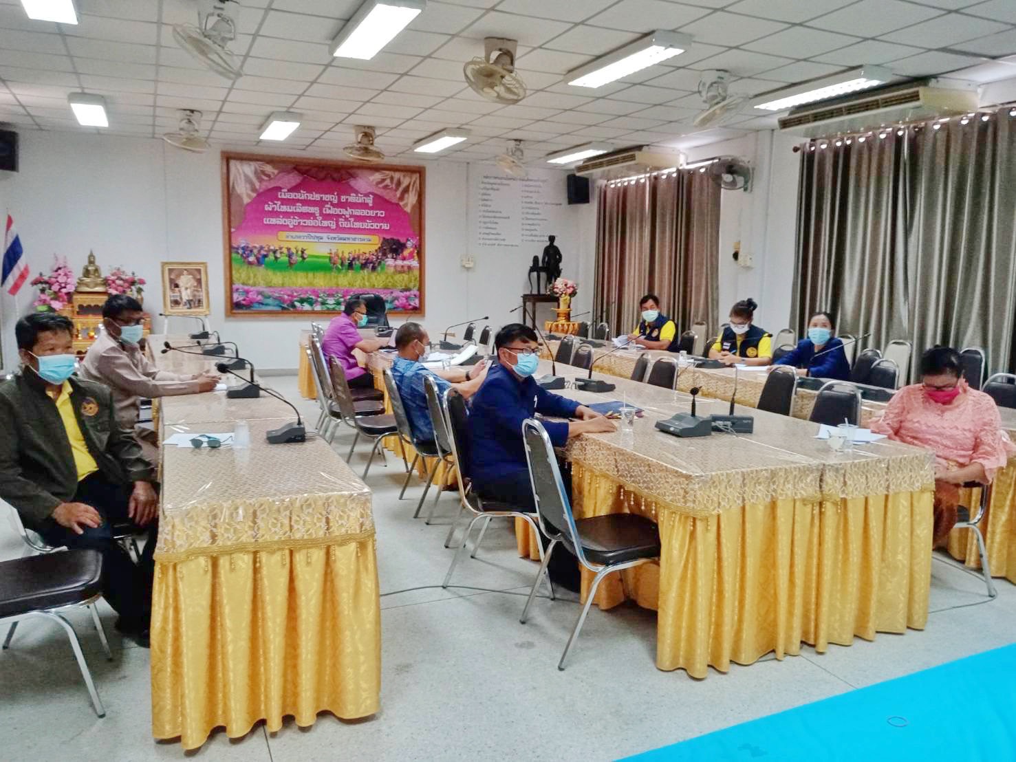 จังหวัดมหาสารคาม ร่วมประชุมเชิงปฏิบัติการเพื่อซักซ้อมแนวทางการขับเคลื่อน ศูนย์อำนวยการขจัดความยากจนและพัฒนาคนทุกช่วงวัยอย่างยั่งยืน ตามหลักปรัชญาของเศรษฐกิจพอเพียง (ศจพ.) ในระดับพื้นที่ ปีงบประมาณ พ.ศ. 2565 (ภาคตะวันออกเฉียงเหนือ)