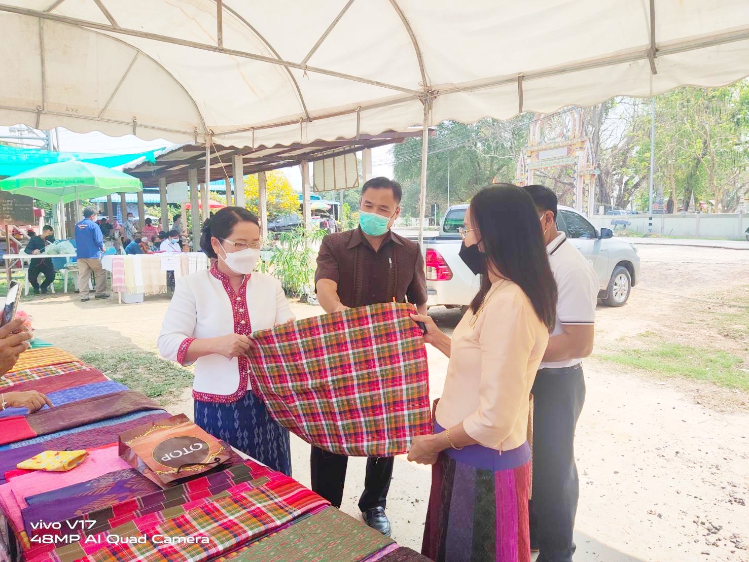 พช.มหาสารคาม รวมพลังสตรี ส่งเสริมช่องทางการตลาดผลิตภัณฑ์กลุ่มอาชีพสมาชิกกองทุนพัฒนาบทบาทสตรี ณ ตลาดไทบ้าน อำเภอนาเชือก