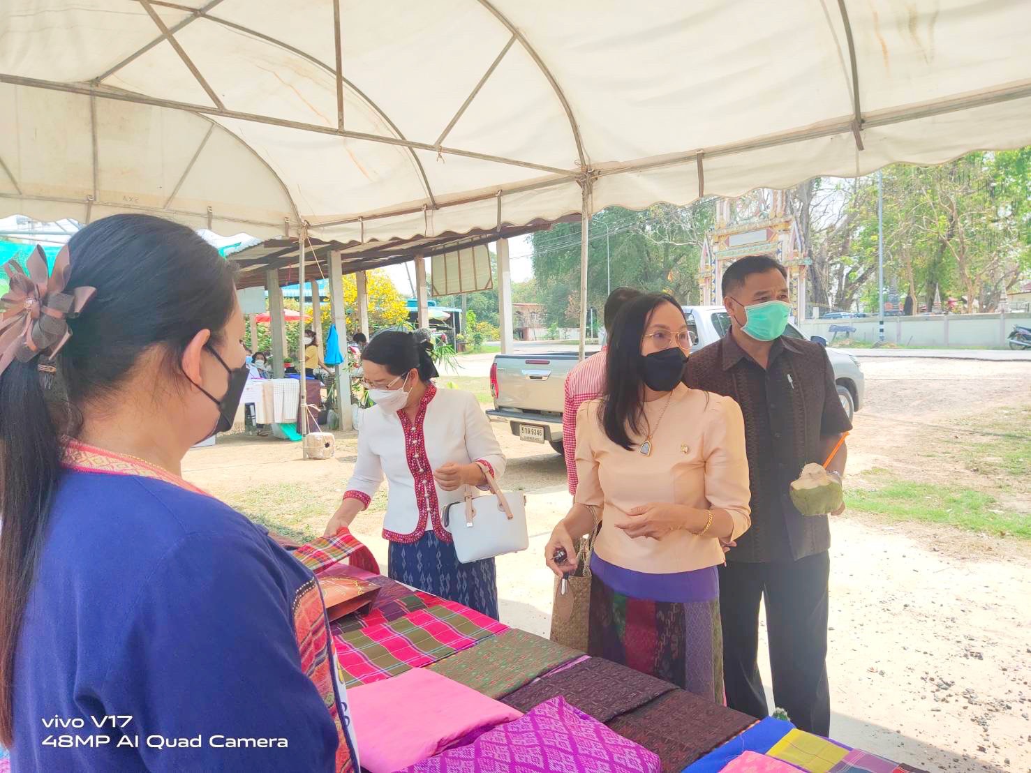 พช.มหาสารคาม รวมพลังสตรี ส่งเสริมช่องทางการตลาดผลิตภัณฑ์กลุ่มอาชีพสมาชิกกองทุนพัฒนาบทบาทสตรี ณ ตลาดไทบ้าน อำเภอนาเชือก
