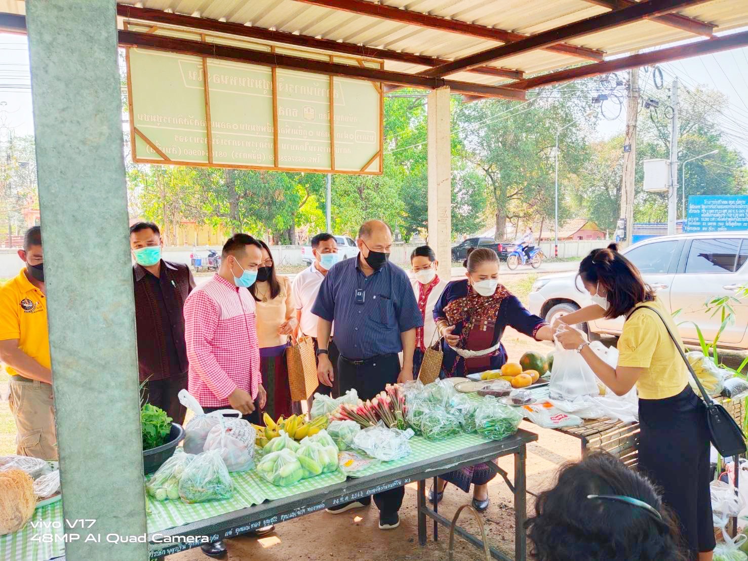 พช.มหาสารคาม รวมพลังสตรี ส่งเสริมช่องทางการตลาดผลิตภัณฑ์กลุ่มอาชีพสมาชิกกองทุนพัฒนาบทบาทสตรี ณ ตลาดไทบ้าน อำเภอนาเชือก