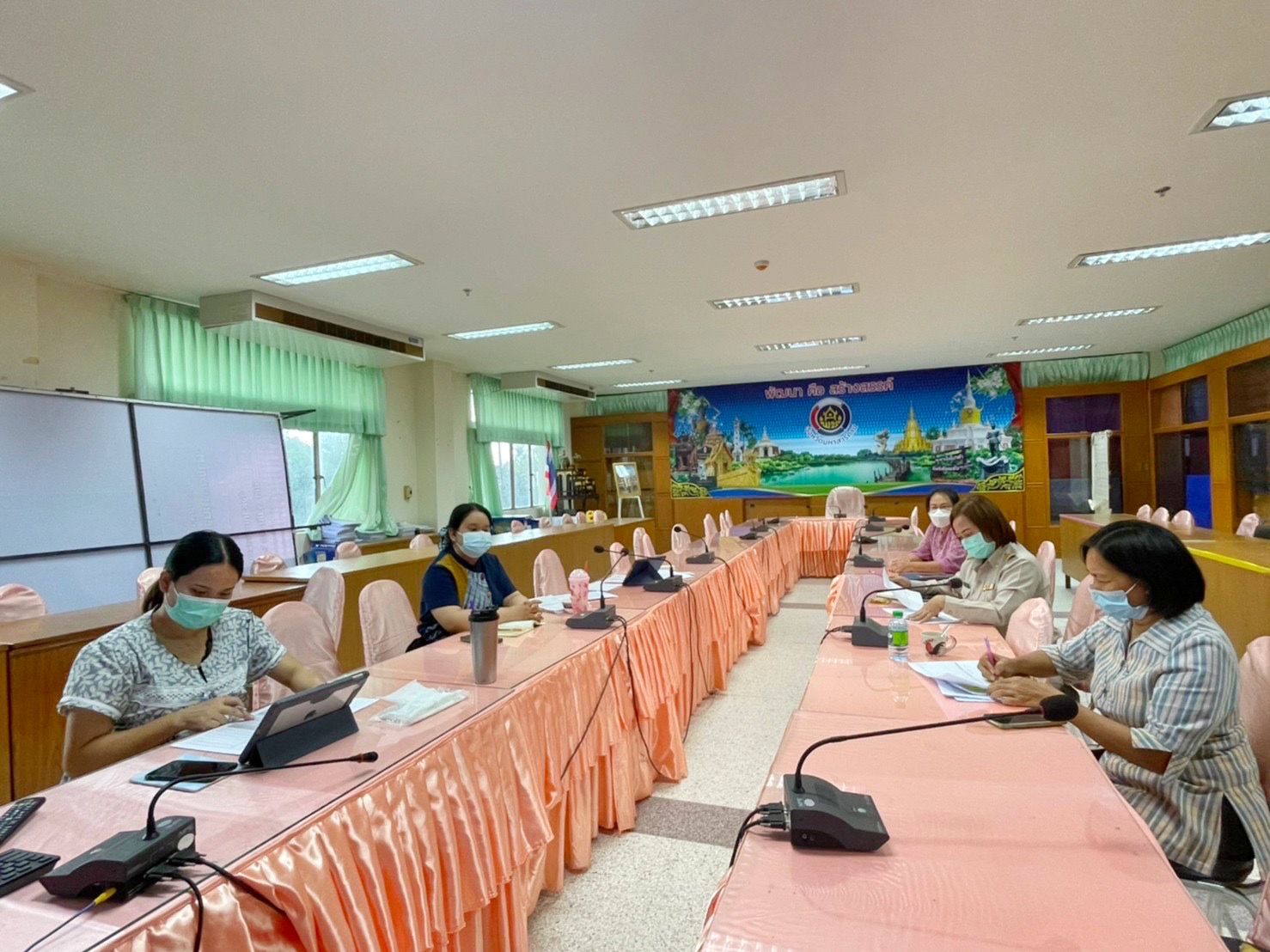 พช.มหาสารคาม ร่วมประชุมซักซ้อมการดำเนินงานขจัดความยากจนและพัฒนาคนทุกช่วงวัยอย่างยั่งยืนตามหลักปรัชญาของเศรษฐกิจพอเพียงและการบริหารการจัดเก็บข้อมูลความจำเป็นพื้นฐาน (จปฐ.) ประจำปีงบประมาณ พ.ศ.2565