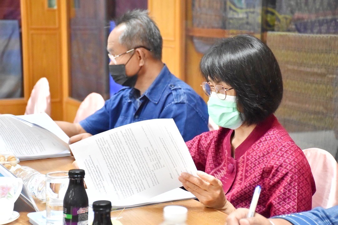 ทีมผู้บริหารกรมการพัฒนาชุมชน ร่วมประชุมเพื่อรับฟังผลการขับเคลื่อนการดำเนินงานบริษัท ประชารัฐรักสามัคคีมหาสารคาม(วิสาหกิจเพื่อสังคม) จำกัด