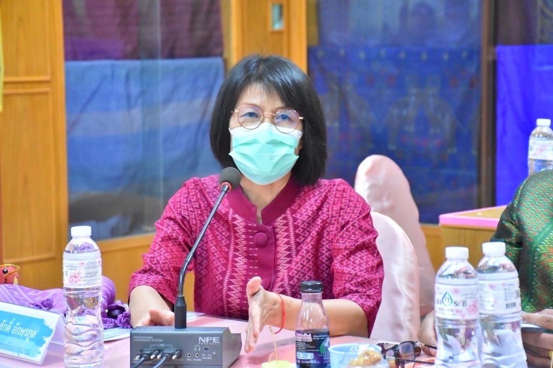 ทีมผู้บริหารกรมการพัฒนาชุมชน ร่วมประชุมเพื่อรับฟังผลการขับเคลื่อนการดำเนินงานบริษัท ประชารัฐรักสามัคคีมหาสารคาม(วิสาหกิจเพื่อสังคม) จำกัด