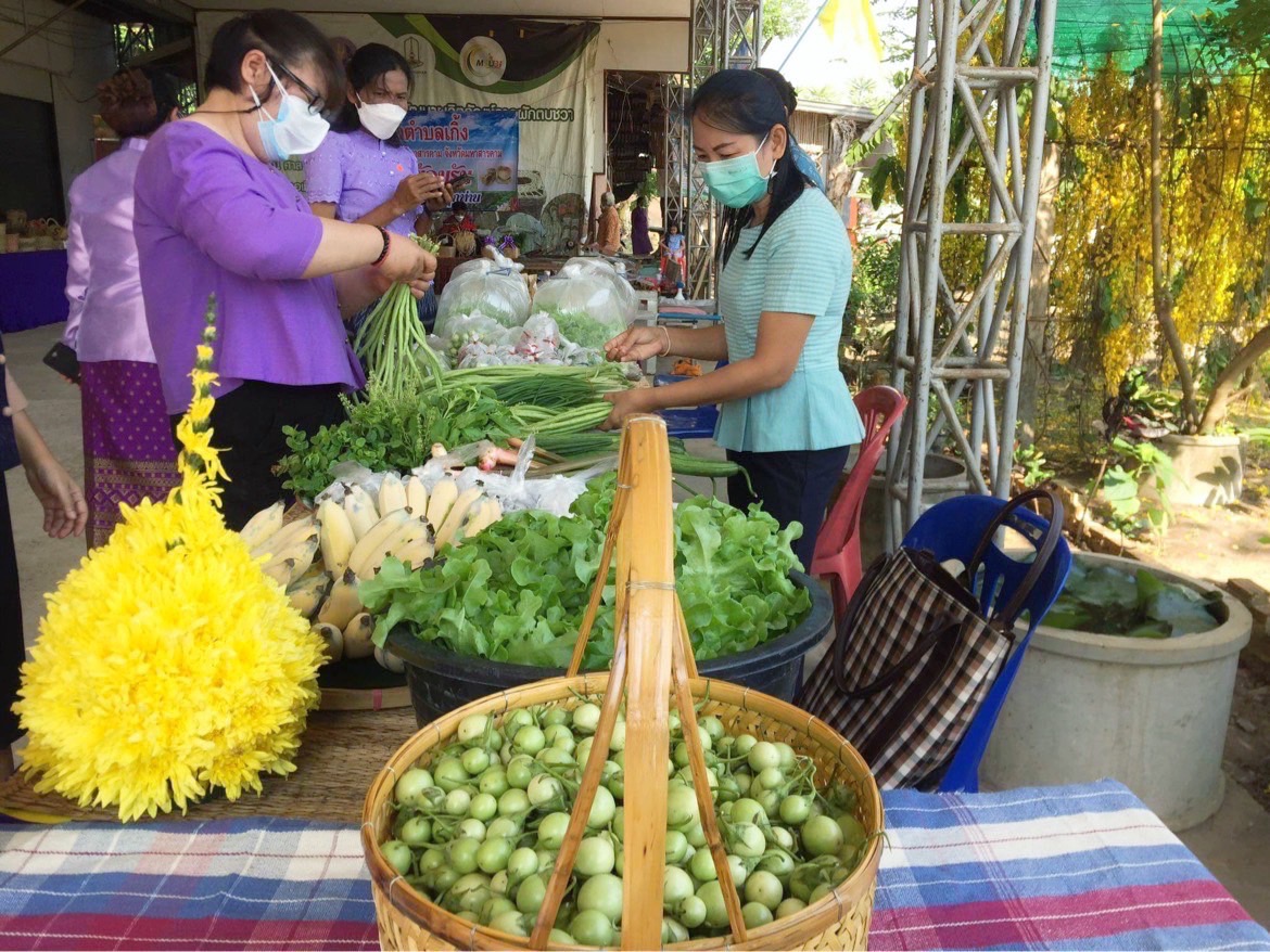 พช.มหาสารคาม ร่วมให้การต้อนรับราชเลขานุการในพระองค์ สมเด็จพระกนิษฐาธิราชเจ้าฯ กรมสมเด็จพระเทพรัตนราชสุดา ฯ สยามบรมราชกุมารี  พร้อมคณะผู้บริหารร้านภูฟ้า ลงพื้นที่เยี่ยมให้กำลังใจ ผู้ผลิต ผู้ประกอบการ OTOP อำเภอเมืองมหาสารคาม จังหวัดมหาสารคาม