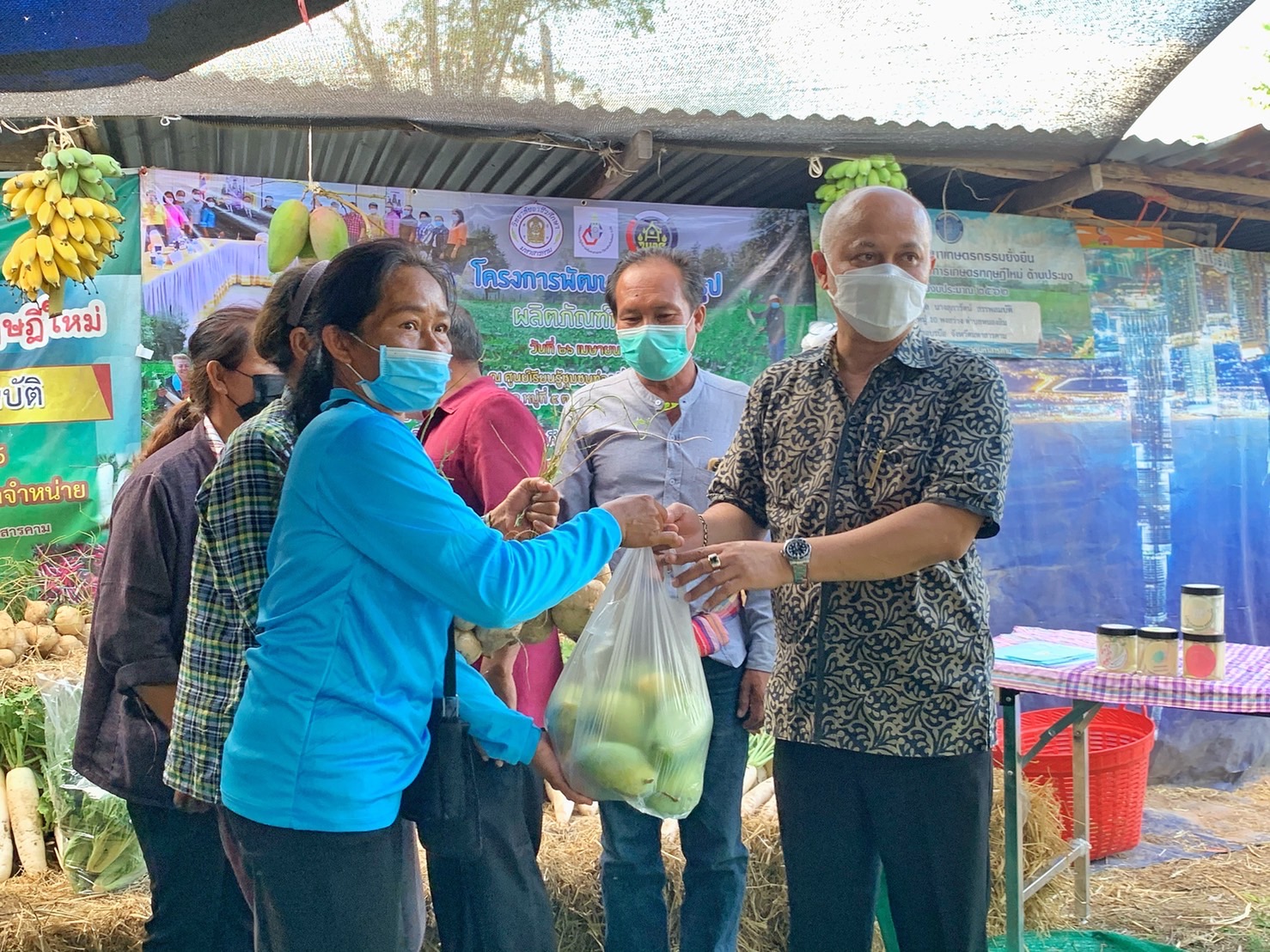 รองอธิบดีกรมการพัฒนาชุมชน นำทีมผู้บริหาร พช. ลงพื้นที่ติดตามการดำเนินงานบริษัท ประชารัฐรักสามัคคีมหาสารคาม(วิสาหกิจเพื่อสังคม) จำกัด