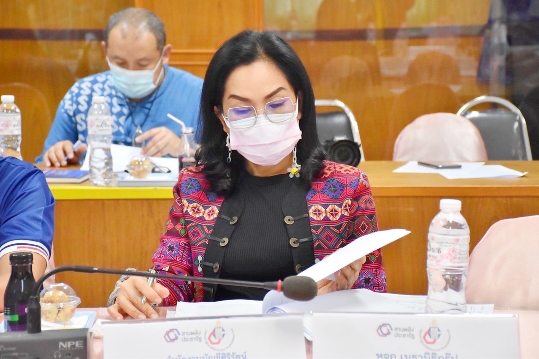 ทีมผู้บริหารกรมการพัฒนาชุมชน ร่วมประชุมเพื่อรับฟังผลการขับเคลื่อนการดำเนินงานบริษัท ประชารัฐรักสามัคคีมหาสารคาม(วิสาหกิจเพื่อสังคม) จำกัด