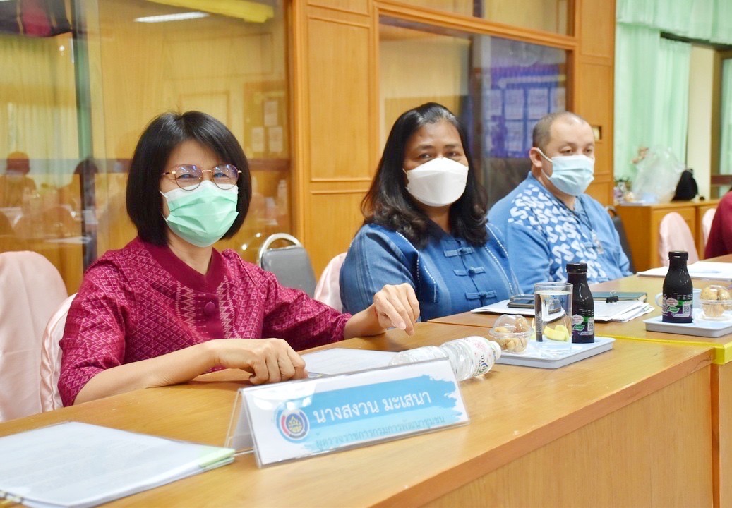 ทีมผู้บริหารกรมการพัฒนาชุมชน ร่วมประชุมเพื่อรับฟังผลการขับเคลื่อนการดำเนินงานบริษัท ประชารัฐรักสามัคคีมหาสารคาม(วิสาหกิจเพื่อสังคม) จำกัด
