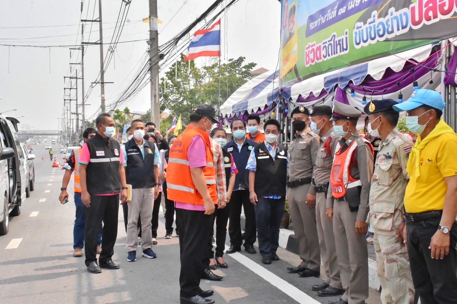พช.มหาสารคาม ร่วมออกนิเทศและตรวจเยี่ยมจุดตรวจบริการประชาชน