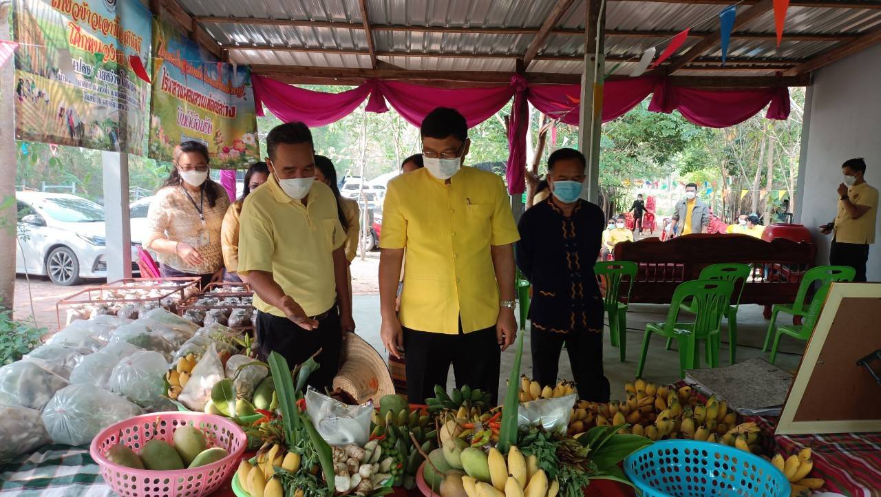 นายธรรมนูญ  แก้วคำ รองผู้ว่าราชการจังหวัดมหาสารคาม เยี่ยมชม ศูนย์ผู้นำจิตอาสาพัฒนาชุมชน ตำบลเขวาไร่ อำเภอนาเชือก