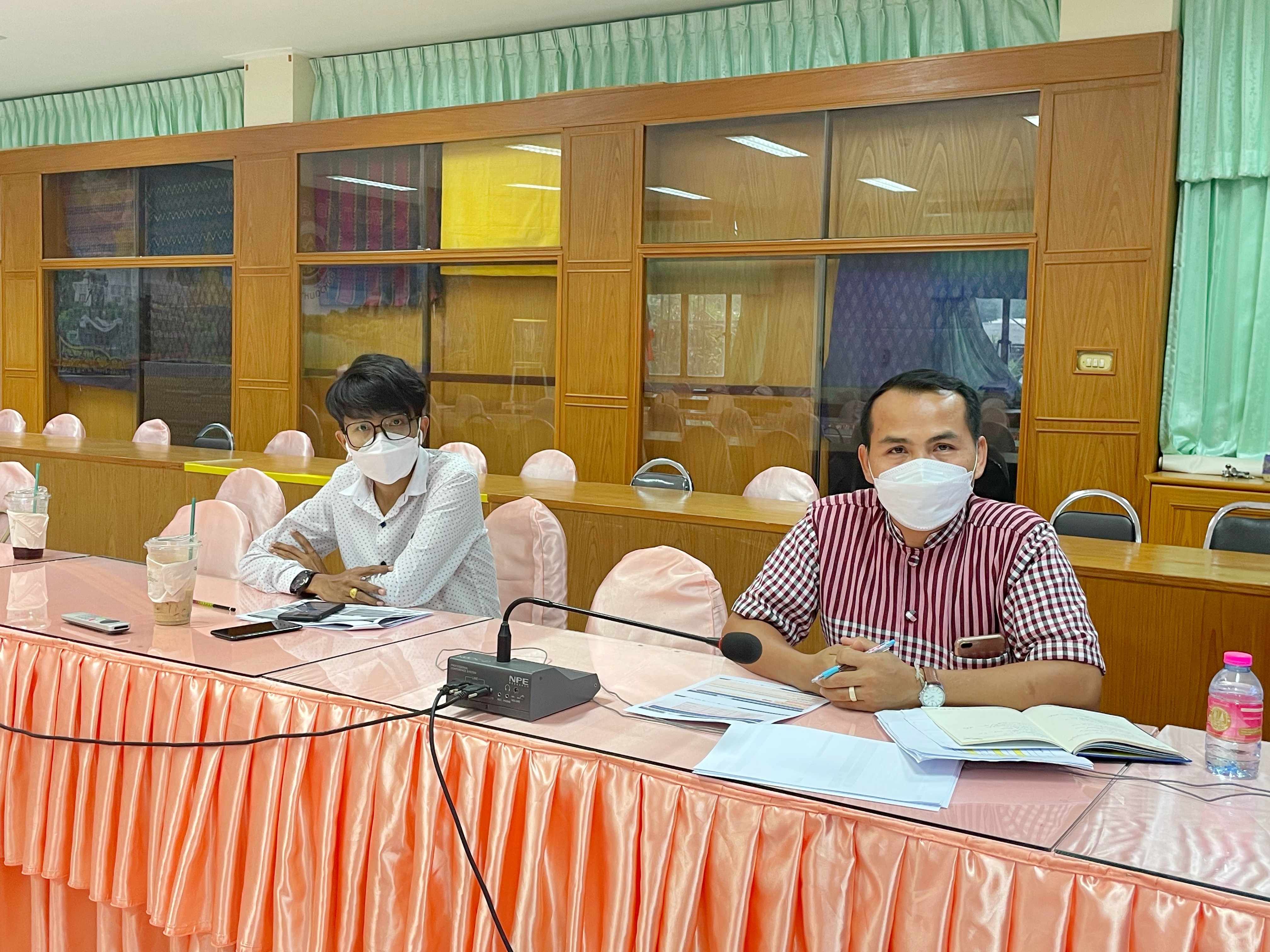พช.มหาสารคาม ร่วมประชุมชี้แจง เร่งรัด กำกับ ติดตาม การดำเนินงานกองทุนพัฒนาบทบาทสตรี ผ่านระบบวิดีทัศน์ทางไกล (Video Conference)
