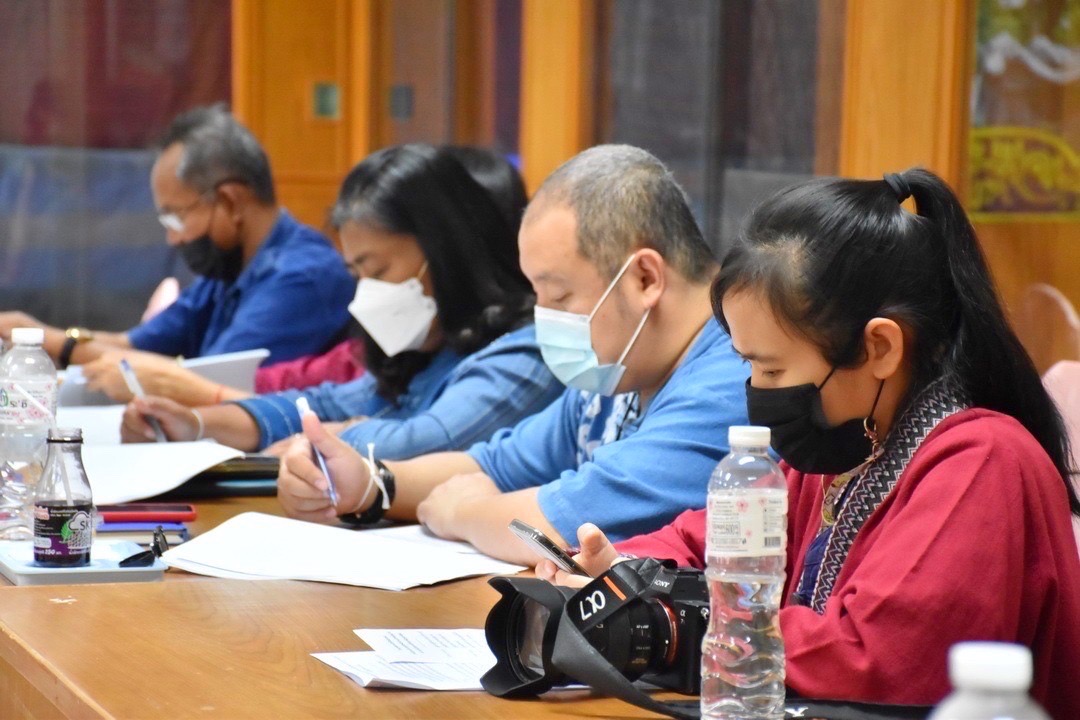 ทีมผู้บริหารกรมการพัฒนาชุมชน ร่วมประชุมเพื่อรับฟังผลการขับเคลื่อนการดำเนินงานบริษัท ประชารัฐรักสามัคคีมหาสารคาม(วิสาหกิจเพื่อสังคม) จำกัด