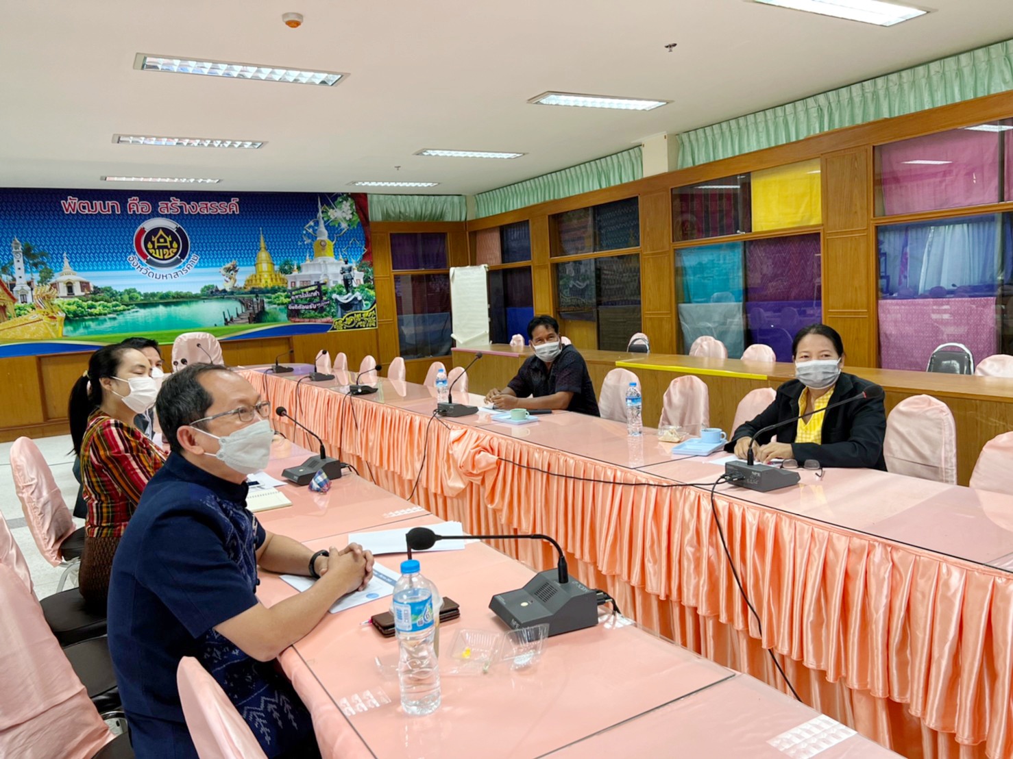 พช.มหาสารคาม ร่วมประชุมติดตามการขับเคลื่อนการดำเนินงานศูนย์กลางการซื้อขายเส้นไหมนครชัยบุรินทร์ ครั้งที่ 1 ผ่านระบบประชุมทางไกล (Zoom Cloud meetings)
