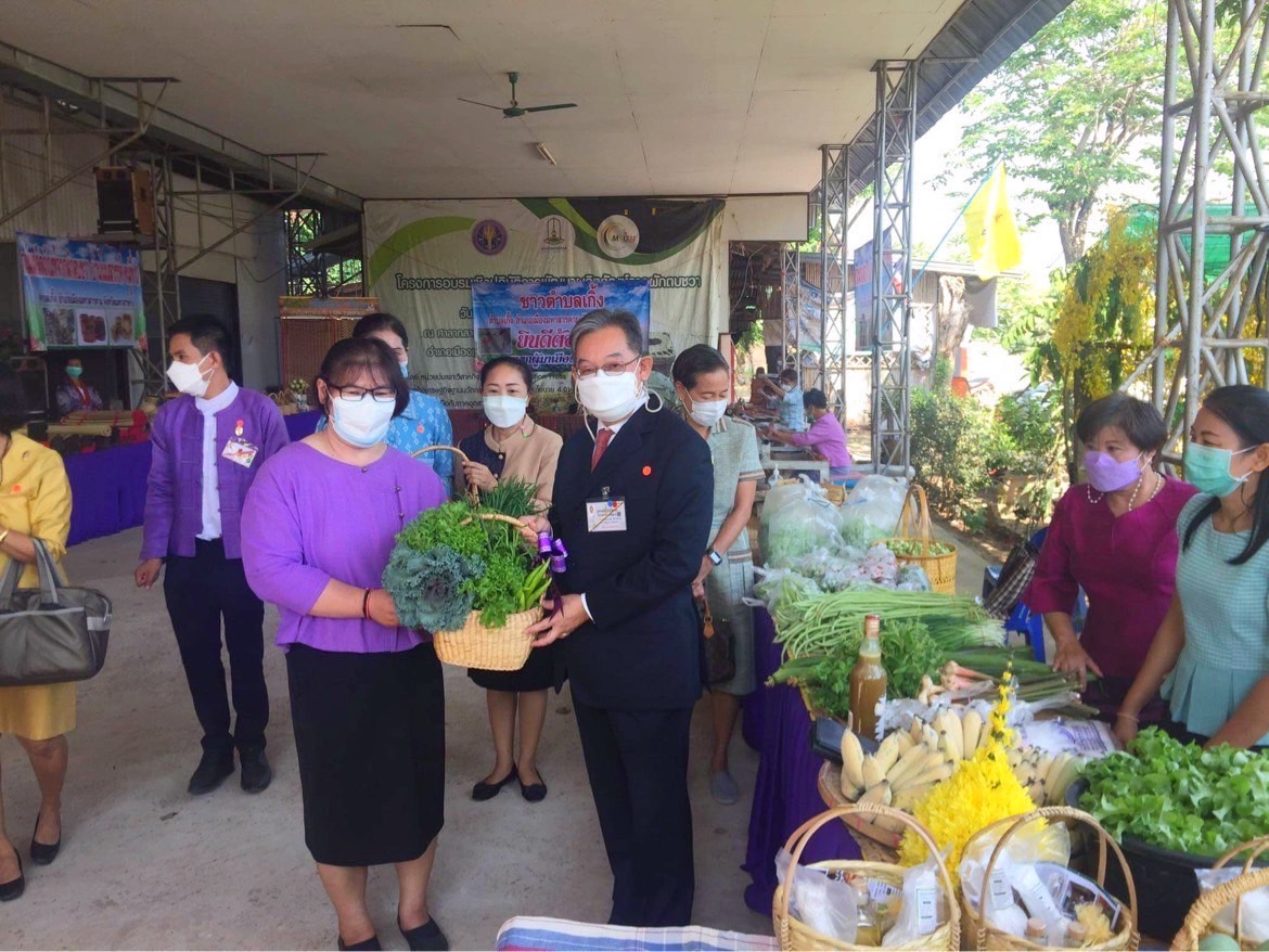 พช.มหาสารคาม ร่วมให้การต้อนรับราชเลขานุการในพระองค์ สมเด็จพระกนิษฐาธิราชเจ้าฯ กรมสมเด็จพระเทพรัตนราชสุดา ฯ สยามบรมราชกุมารี  พร้อมคณะผู้บริหารร้านภูฟ้า ลงพื้นที่เยี่ยมให้กำลังใจ ผู้ผลิต ผู้ประกอบการ OTOP อำเภอเมืองมหาสารคาม จังหวัดมหาสารคาม