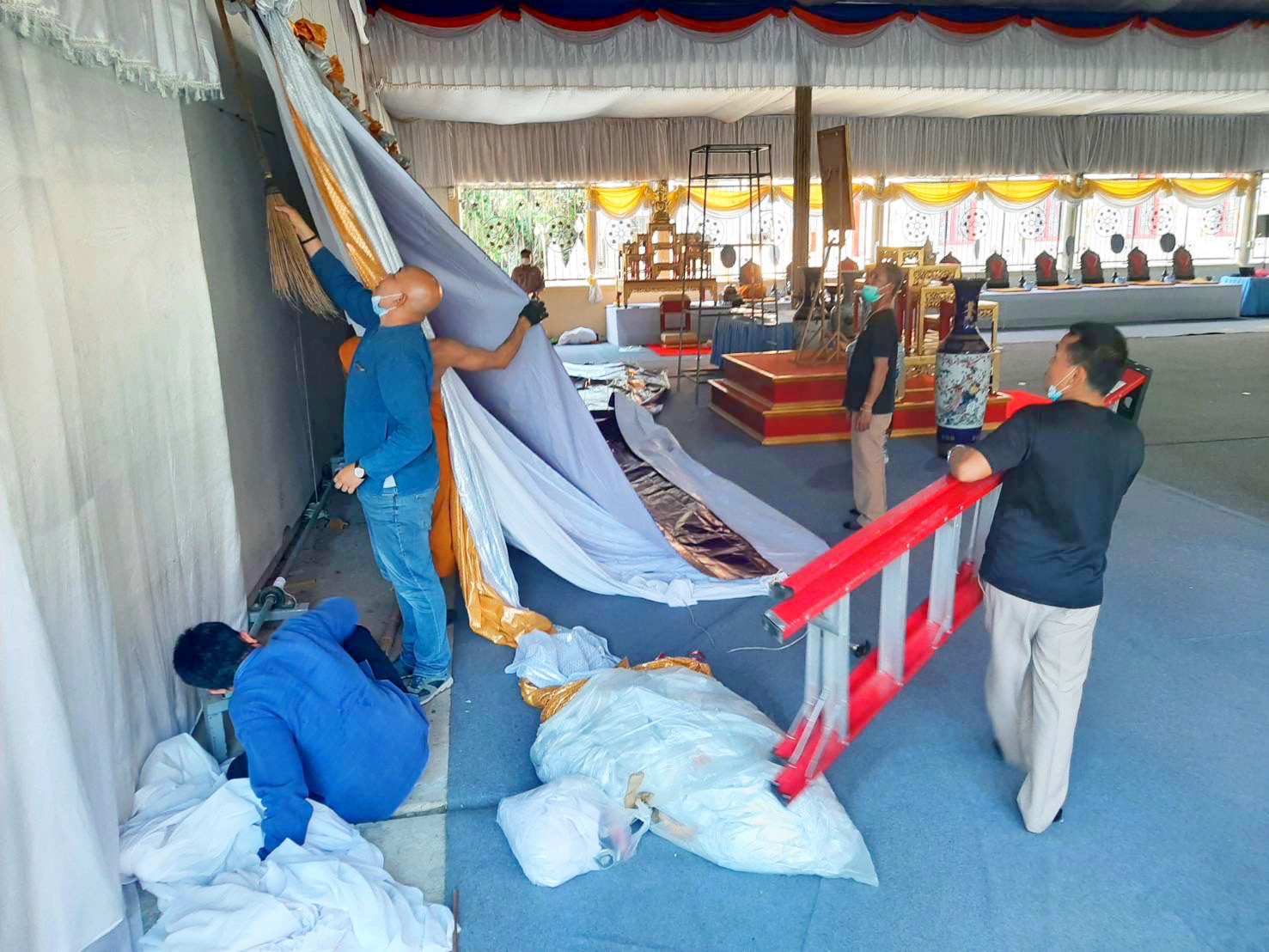 พช.มหาสารคามจัดเตรียมสถานที่ดำเนินโครงการ “ทอดผ้าป่าสมทบกองทุนพัฒนาเด็กชนบท ในพระราชูปถัมภ์ สมเด็จพระเทพรัตนราชสุดาฯ สยามบรมราชกุมารี”