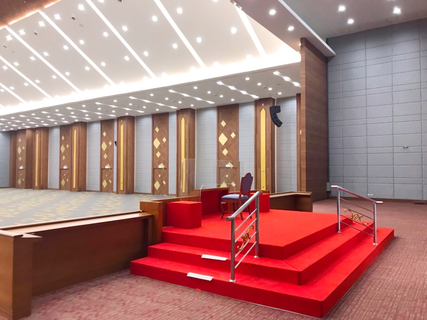 พช.มหาสารคาม เตรียมสถานที่เพื่อจัดแสดงและจำหน่ายผลิตภัณฑ์ชุมชน OTOP ในพิธีพระราชทานปริญญาบัตรแก่ผู้สำเร็จการศึกษาจากมหาวิทยาลัยมหาสารคาม