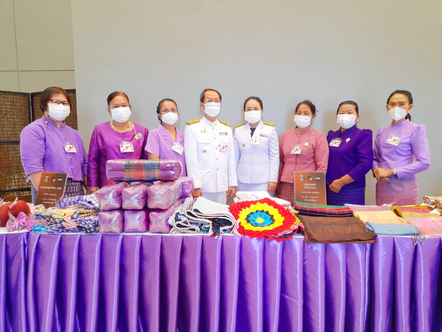 พช.มหาสารคาม จัดแสดงและจำหน่ายผลิตภัณฑ์ OTOP ในการรับเสด็จ สมเด็จพระกนิษฐาธิราชเจ้า กรมสมเด็จพระเทพรัตนราชสุดา ฯ สยามบรมราชกุมารี ในงานพระราชทานปริญญาบัตรแก่ผู้สำเร็จการศึกษาจากมหาวิทยาลัยมหาสารคาม