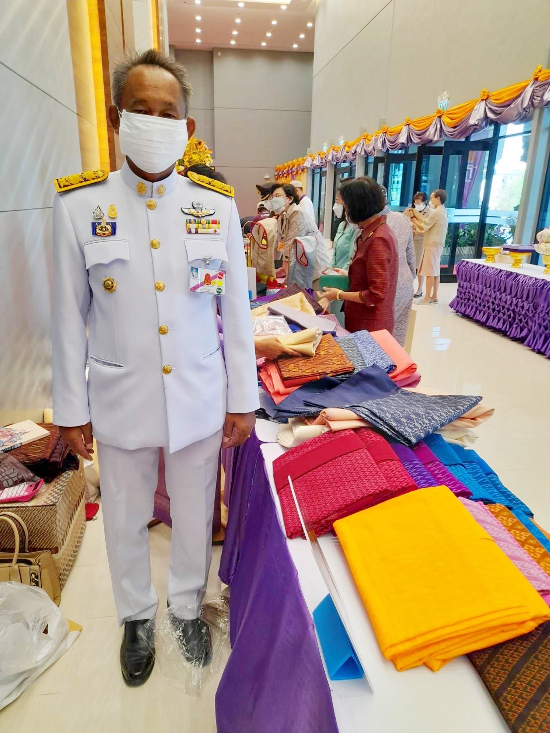 พช.มหาสารคาม จัดแสดงและจำหน่ายผลิตภัณฑ์ OTOP ในการรับเสด็จ สมเด็จพระกนิษฐาธิราชเจ้า กรมสมเด็จพระเทพรัตนราชสุดา ฯ สยามบรมราชกุมารี ในงานพระราชทานปริญญาบัตรแก่ผู้สำเร็จการศึกษาจากมหาวิทยาลัยมหาสารคาม