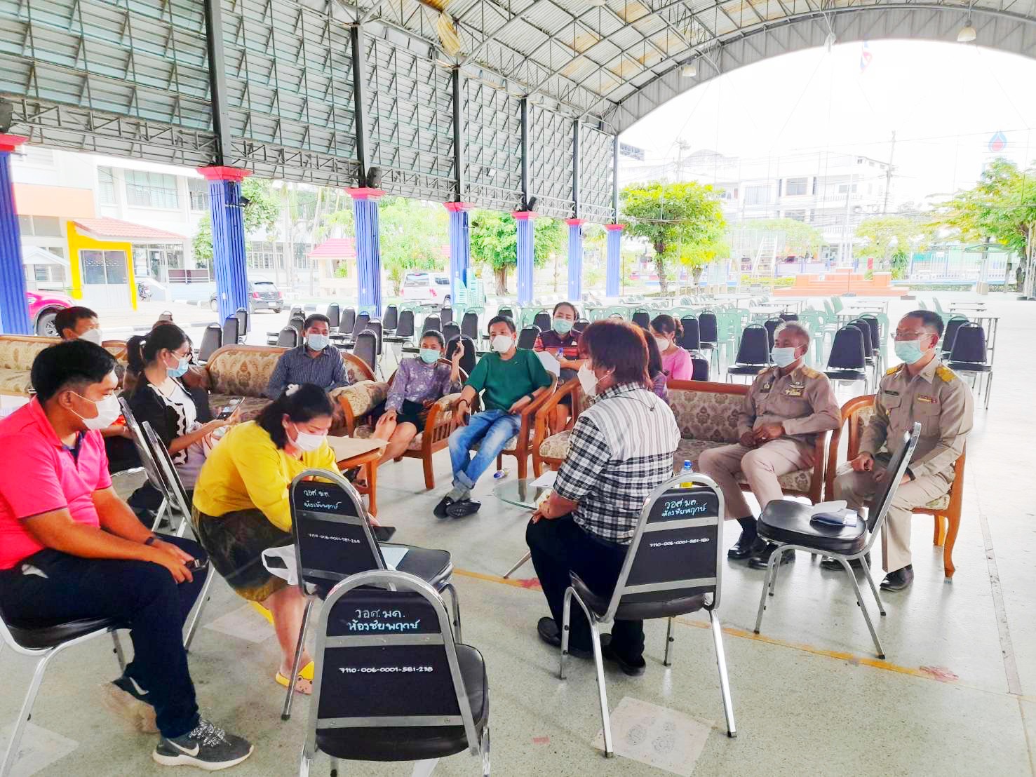 พช.มหาสารคาม ร่วมกับหน่วยงานภาครัฐ และเครือข่าย OTOP เตรียมจัดสถานที่และกิจกรรมแถลงข่าว การประดิษฐ์ผีเสื้อเพื่อนำไปประดับในนิทรรศการเฉลิมพระเกียรติ สมเด็จพระนางเจ้าสิริกิติ์ พระบรมราชินีนาถพระบรมราชชนนีพันปีหลวง