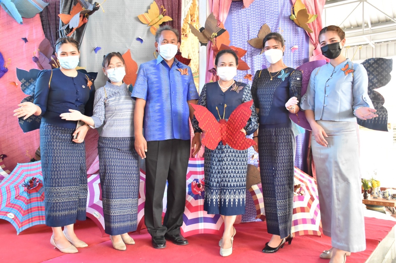 จังหวัดมหาสารคาม จัดแถลงข่าวการประดิษฐ์ผีเสื้อเพื่อนำไปประดับในนิทรรศการเฉลิมพระเกียรติ สมเด็จพระนางเจ้าสิริกิติ์ พระบรมราชินีนาถ พระบรมราชชนนีพันปีหลวง เนื่องในโอกาสมหามงคลเฉลิมพระชนมพรรษา 90 พรรษา 12 สิงหาคม 2565