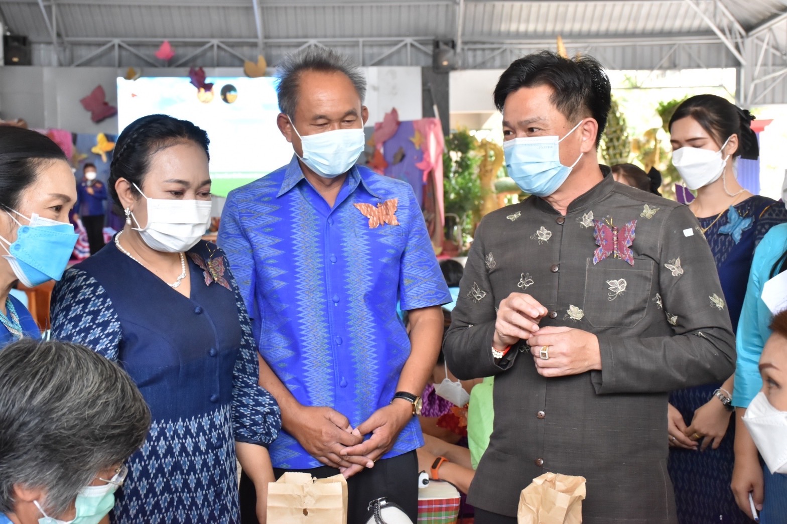 จังหวัดมหาสารคาม จัดแถลงข่าวการประดิษฐ์ผีเสื้อเพื่อนำไปประดับในนิทรรศการเฉลิมพระเกียรติ สมเด็จพระนางเจ้าสิริกิติ์ พระบรมราชินีนาถ พระบรมราชชนนีพันปีหลวง เนื่องในโอกาสมหามงคลเฉลิมพระชนมพรรษา 90 พรรษา 12 สิงหาคม 2565