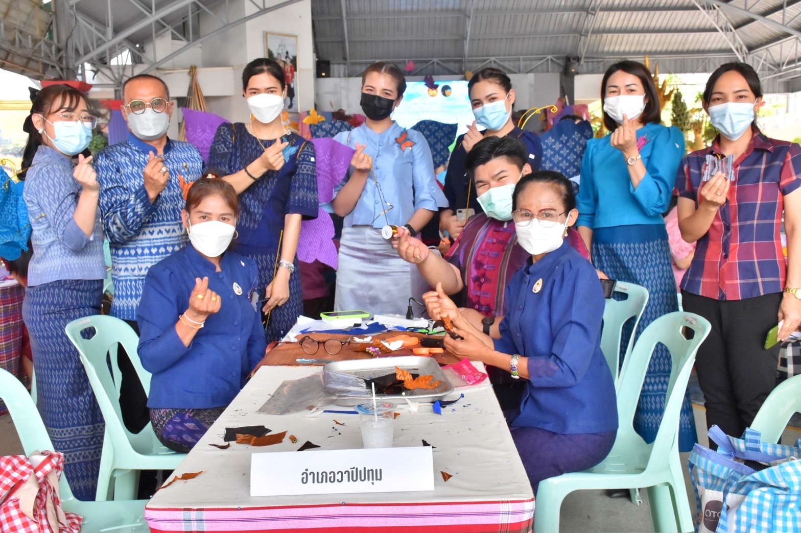 จังหวัดมหาสารคาม จัดแถลงข่าวการประดิษฐ์ผีเสื้อเพื่อนำไปประดับในนิทรรศการเฉลิมพระเกียรติ สมเด็จพระนางเจ้าสิริกิติ์ พระบรมราชินีนาถ พระบรมราชชนนีพันปีหลวง เนื่องในโอกาสมหามงคลเฉลิมพระชนมพรรษา 90 พรรษา 12 สิงหาคม 2565