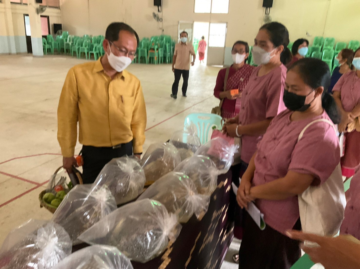 พช.มหาสารคาม คัดเลือกคนกองทุนพัฒนาบทบาทสตรีดีเด่นระดับจังหวัด ตามโครงการเชิดชูเกียรติคนกองทุนพัฒนาบทบาทสตรี ประจำปี 2565 ณ อำเภอโกสุมพิสัย จังหวัดมหาสารคาม