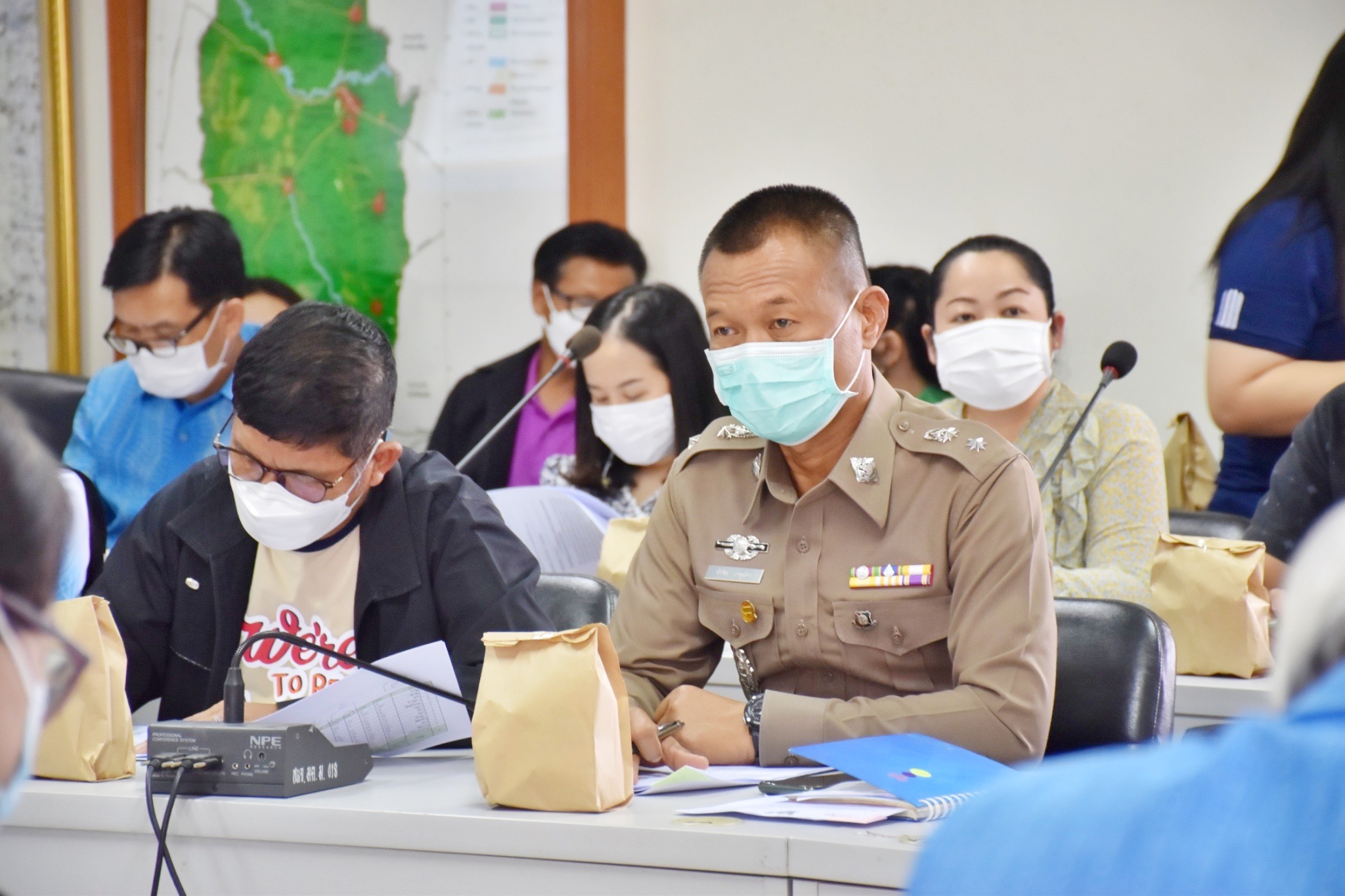 ผู้ว่าราชการจังหวัดมหาสารคามประชุมคณะกรรมการบริหารศูนย์อำนวยการขจัดความยากจนและพัฒนาคนทุกช่วงวัยอย่างยั่งยืนตามหลักปรัชญาของเศรษฐกิจพอเพียงจังหวัดมหาสารคาม (คจพ.จ)
