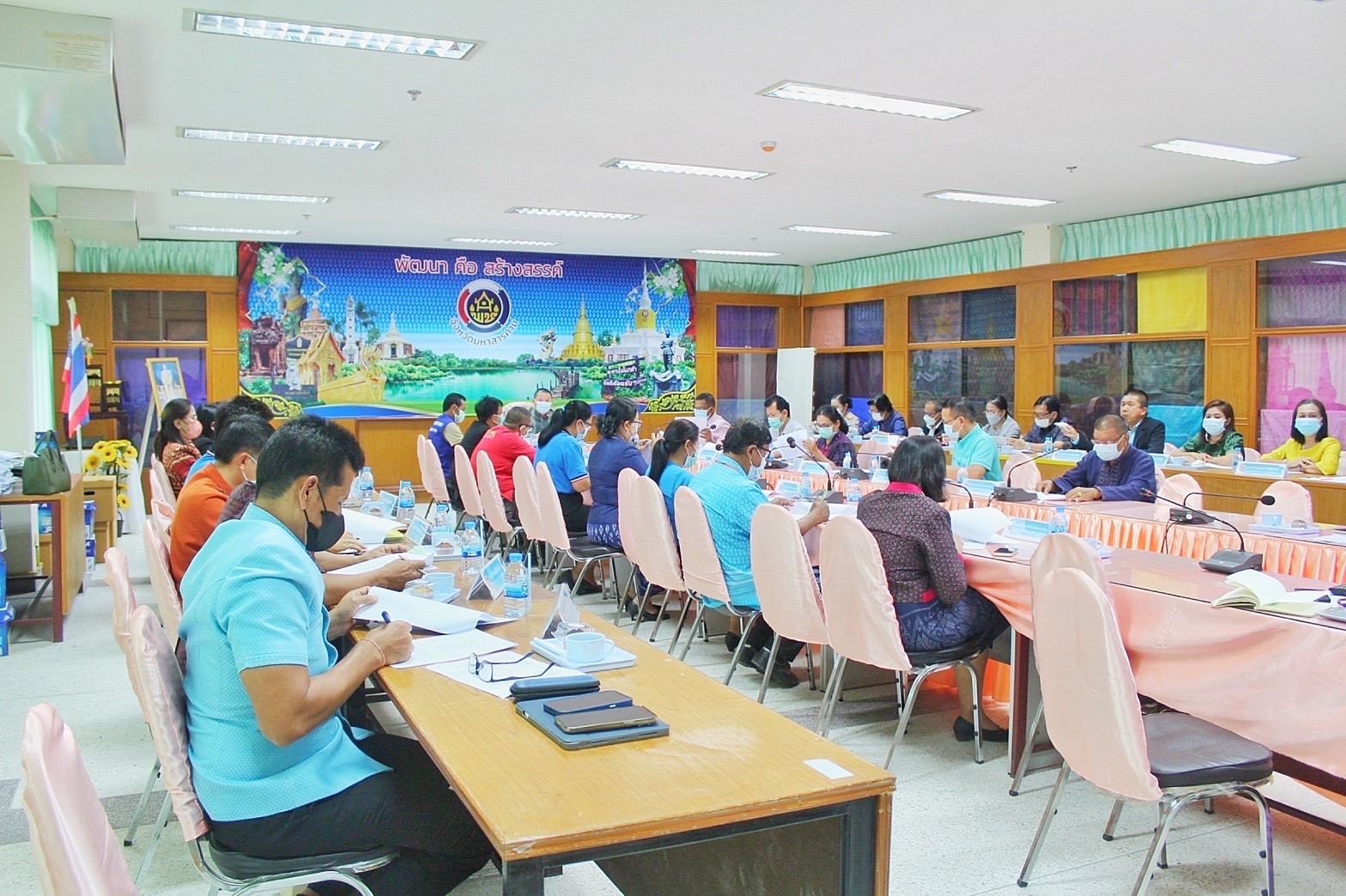รองผู้ว่าราชการจังหวัดมหาสารคาม “ประชุมคณะทำงานรับผิดชอบตามมิติของปัญหาการขจัดความยากจนและพัฒนาคนทุกช่วงวัยอย่างยั่งยืน ตามหลักปรัชญาของเศรษฐกิจพอเพียงจังหวัดมหาสารคาม” (มิติปัญหาด้านสุขภาพ มิติด้านการศึกษา  และมิติด้านการเข้าถึงบริการภาครัฐ)