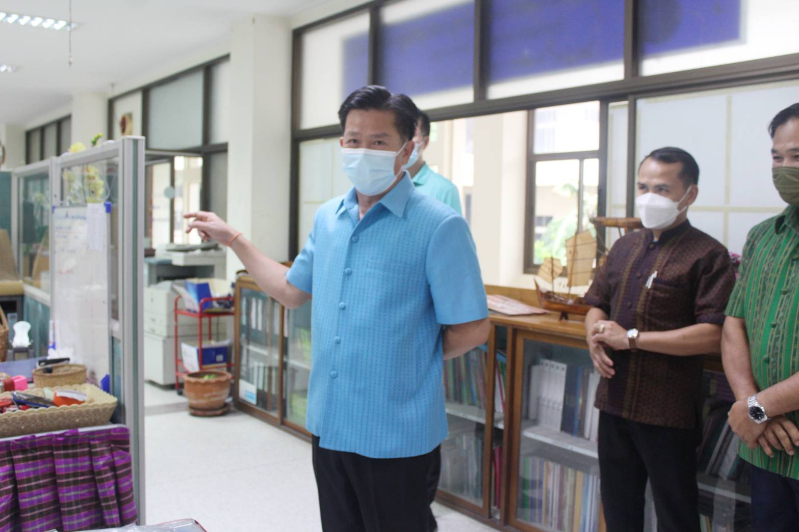 ผู้ว่าราชการจังหวัดมหาสารคาม ติดตาม เยี่ยมเยียน ให้กำลังใจการปฏิบัติงานของคณะผู้บริหาร และเจ้าหน้าที่พัฒนาชุมชนจังหวัดมหาสารคาม