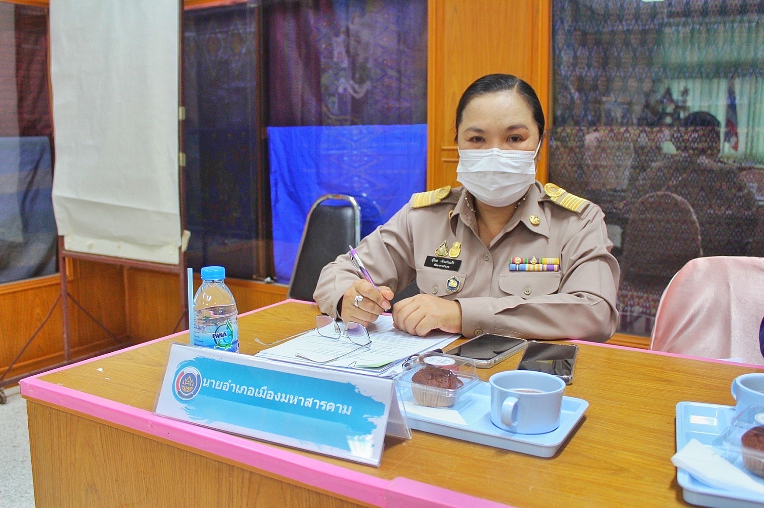 รองผู้ว่าราชการจังหวัดมหาสารคาม “ประชุมคณะทำงานรับผิดชอบตามมิติของปัญหาการขจัดความยากจนและพัฒนาคนทุกช่วงวัยอย่างยั่งยืน ตามหลักปรัชญาของเศรษฐกิจพอเพียงจังหวัดมหาสารคาม” (มิติปัญหาด้านสุขภาพ มิติด้านการศึกษา  และมิติด้านการเข้าถึงบริการภาครัฐ)