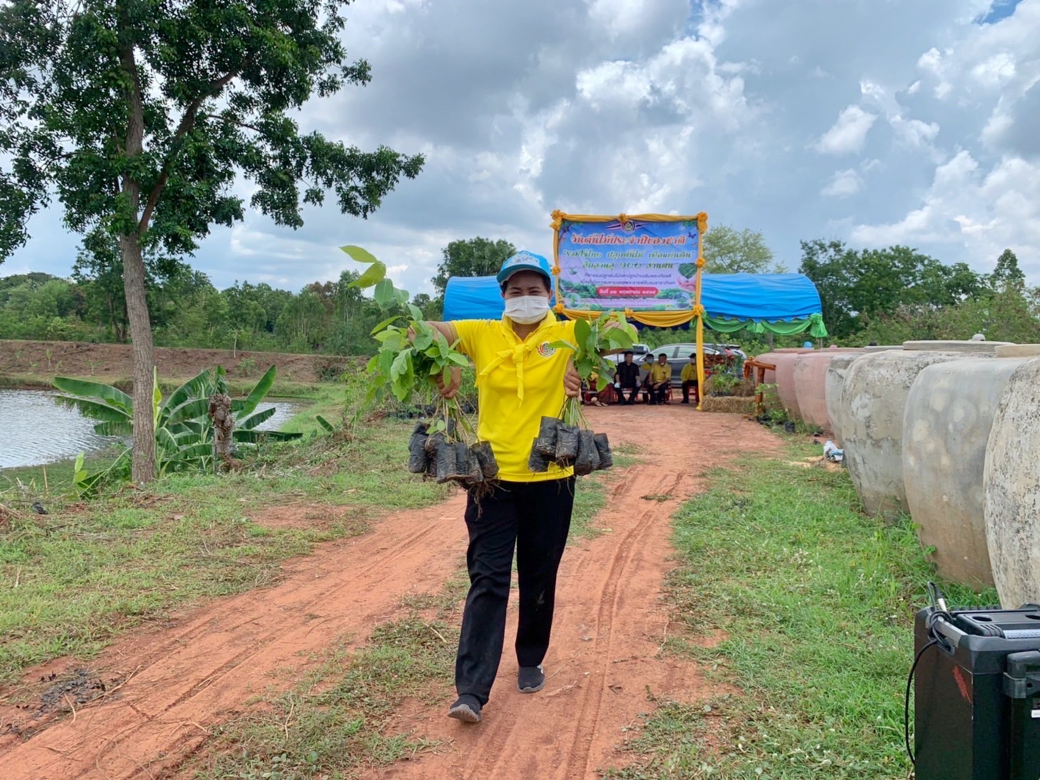 พช.รวมใจไทย ปลูกต้นไม้ เพื่อแผ่นดิน สืบสานสู่ 100 ล้านต้น