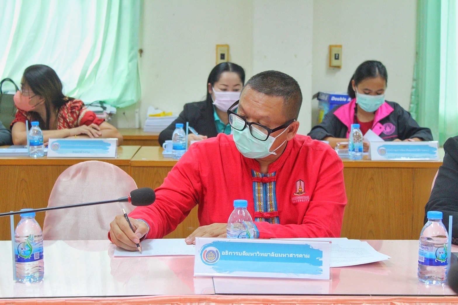 รองผู้ว่าราชการจังหวัดมหาสารคาม “ประชุมคณะทำงานรับผิดชอบตามมิติของปัญหาการขจัดความยากจนและพัฒนาคนทุกช่วงวัยอย่างยั่งยืน ตามหลักปรัชญาของเศรษฐกิจพอเพียงจังหวัดมหาสารคาม” (มิติปัญหาด้านสุขภาพ มิติด้านการศึกษา  และมิติด้านการเข้าถึงบริการภาครัฐ)